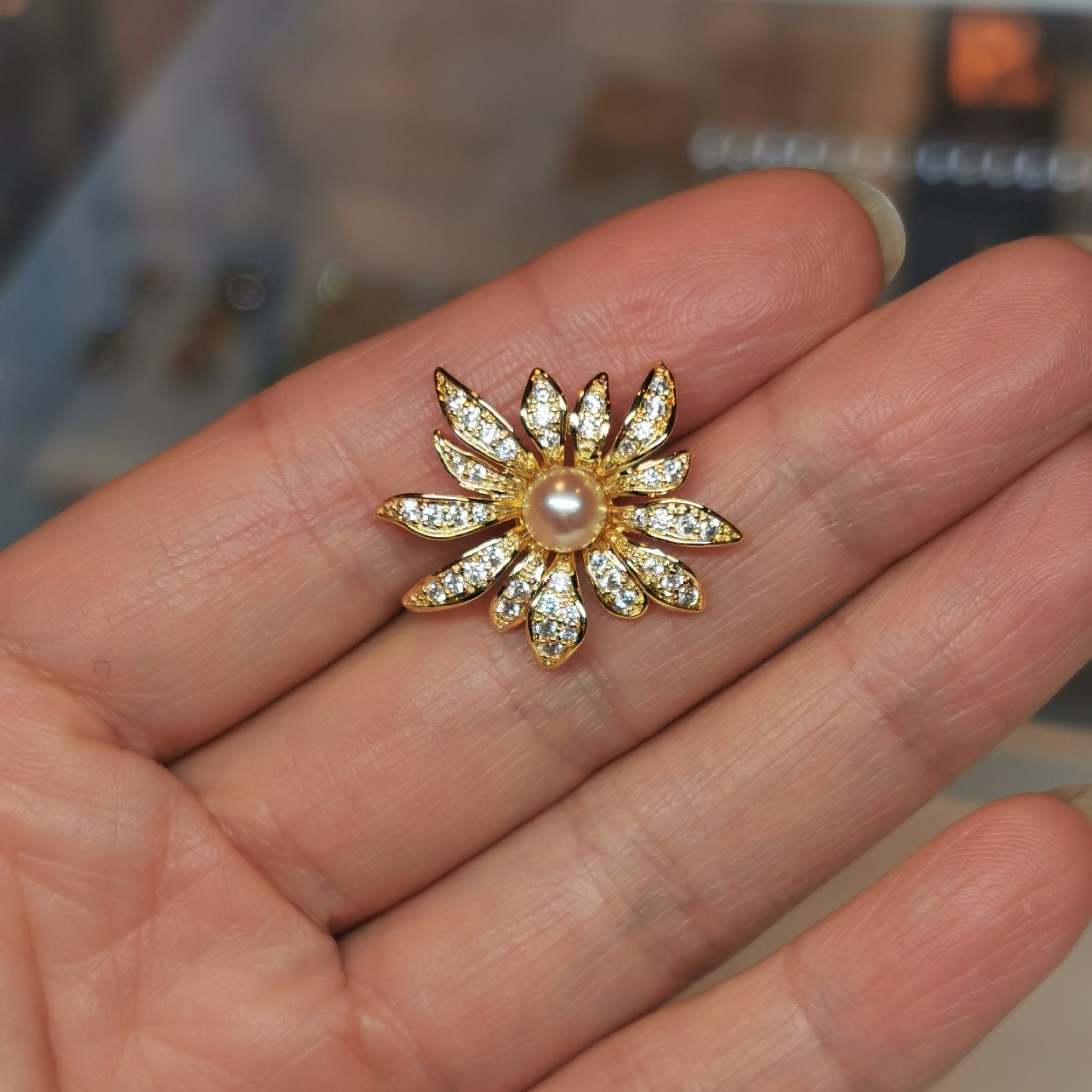 Delicate freshwater pearl brooch /pin