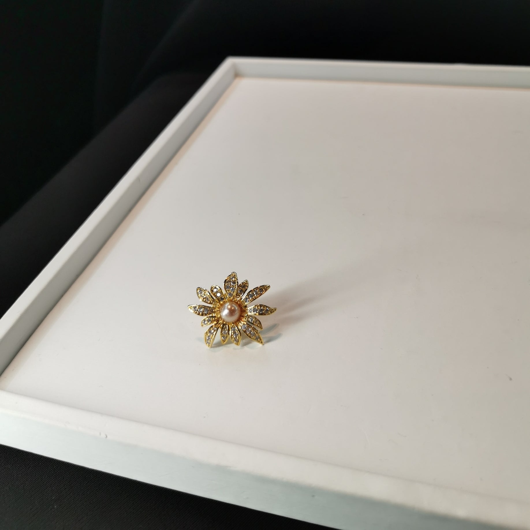 Delicate freshwater pearl brooch /pin