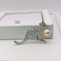 Kangaroo freshwater pearl /shell pearl brooch