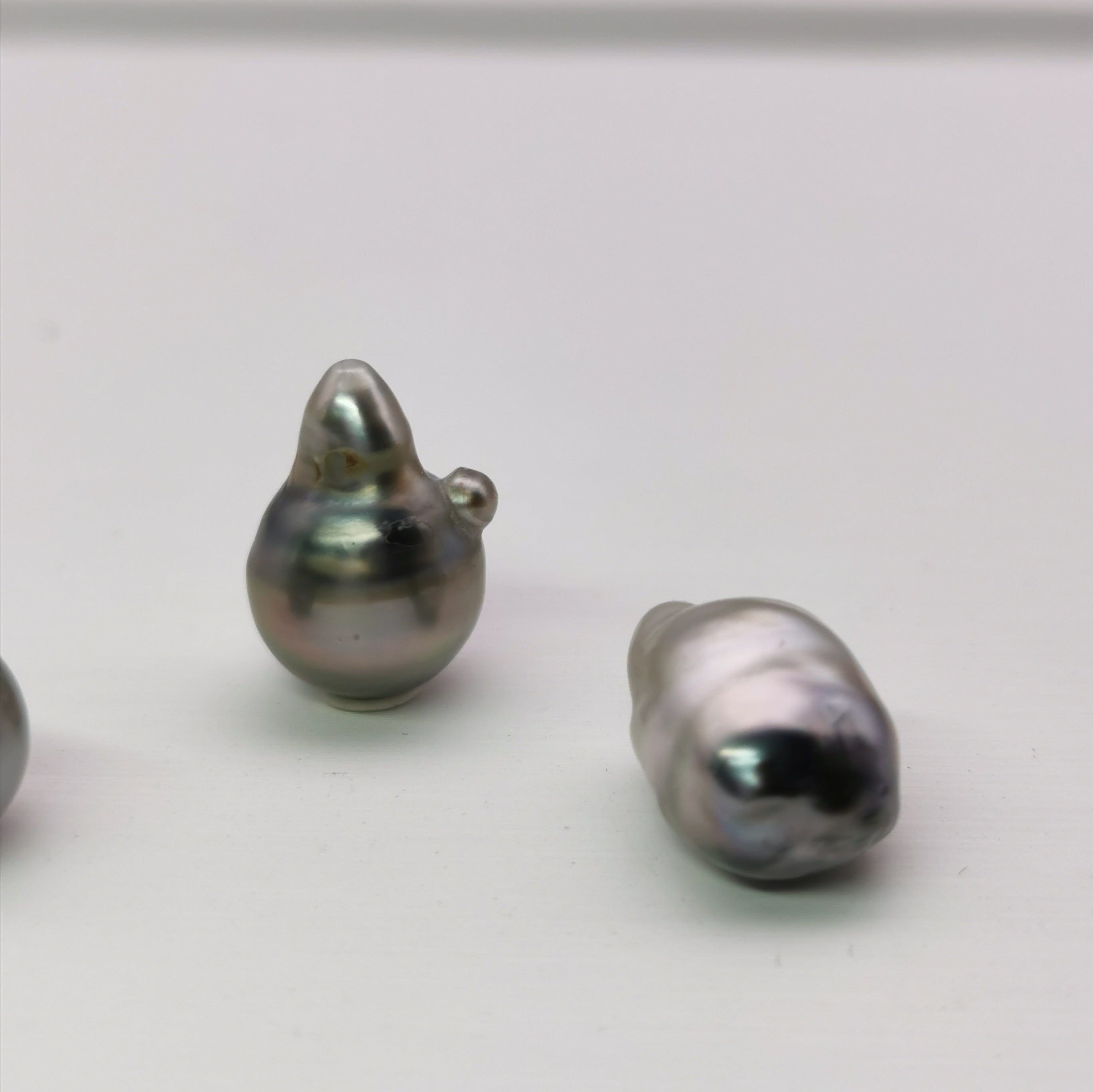 Cook Island genuine  baroque pearl
