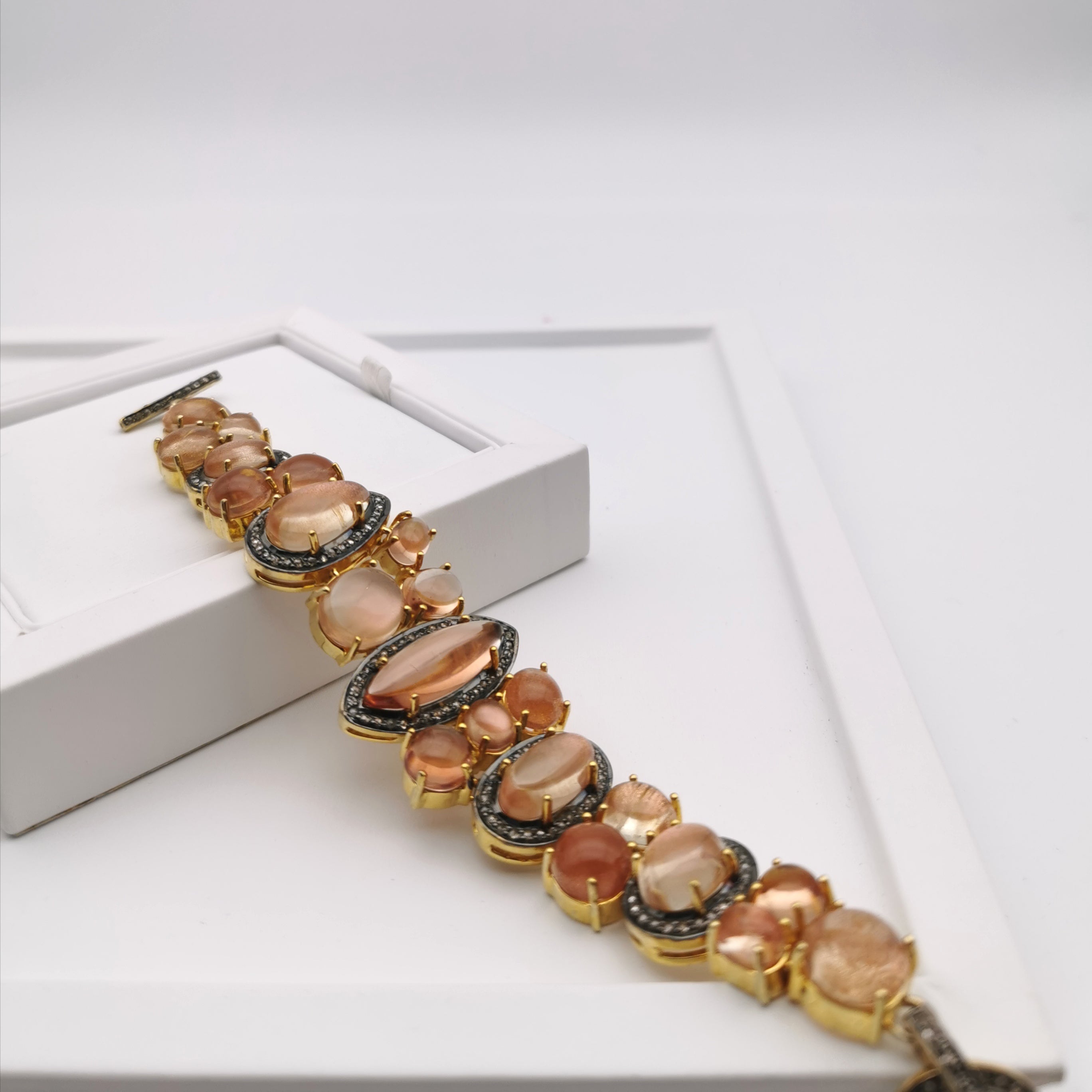 Sterling silver with nature sunstone bracelet