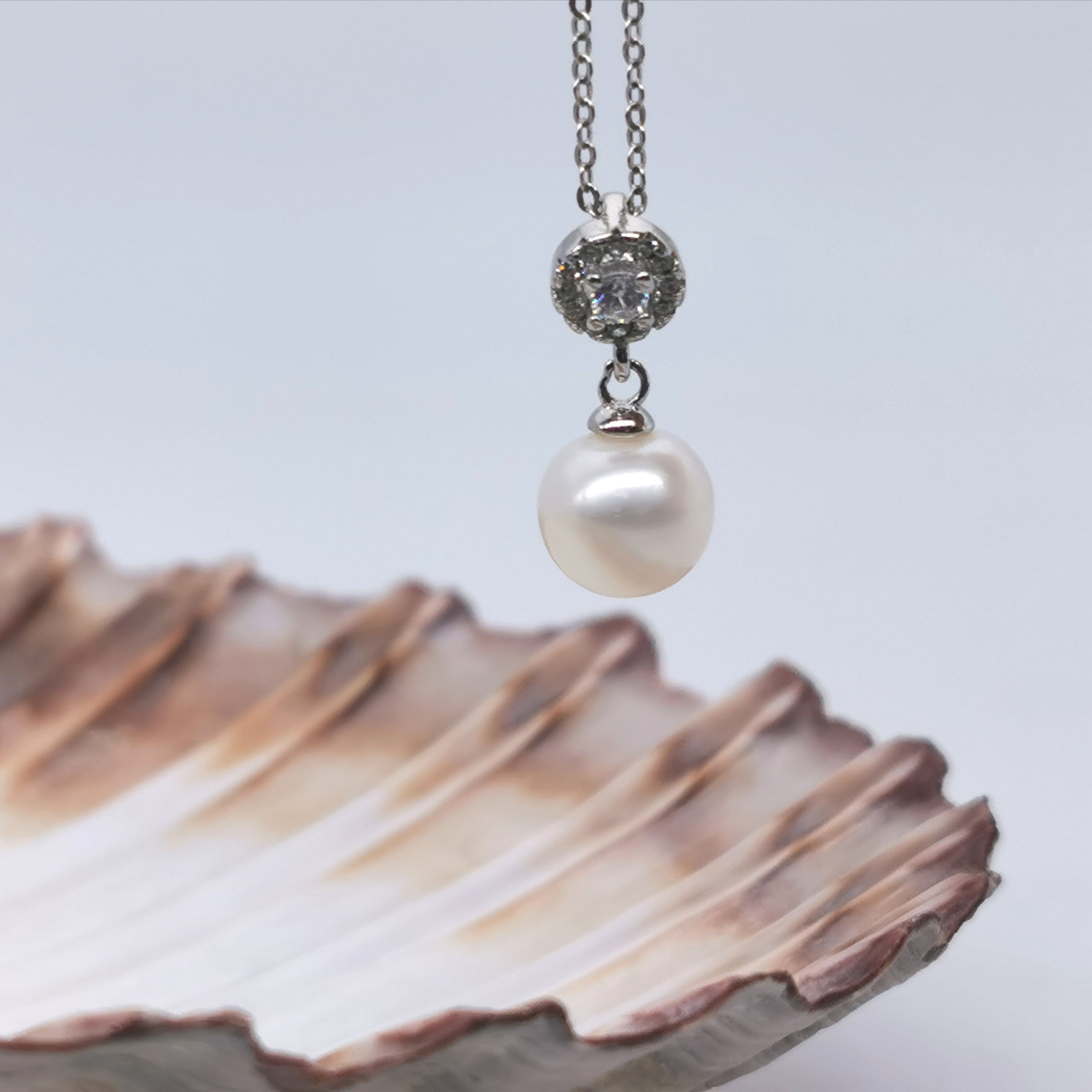 Sterling silver with 8.5mm freshwater pearl pendant