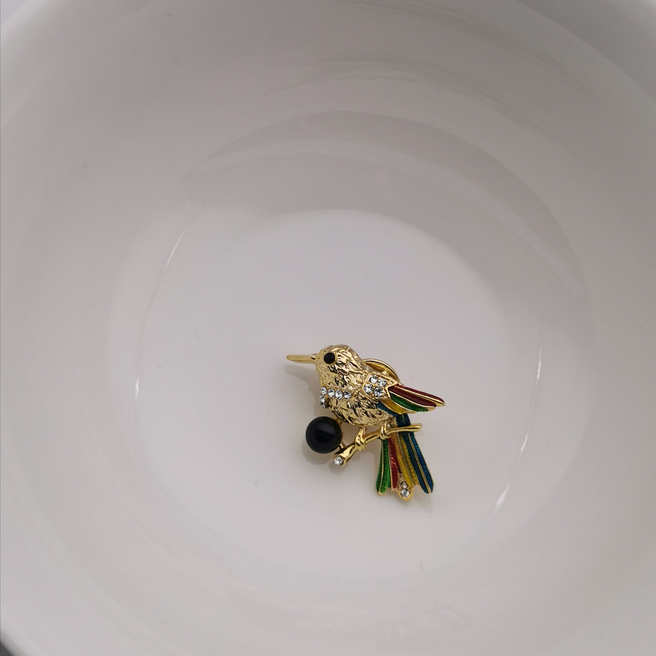 Little cute bird black freshwater pearl brooch