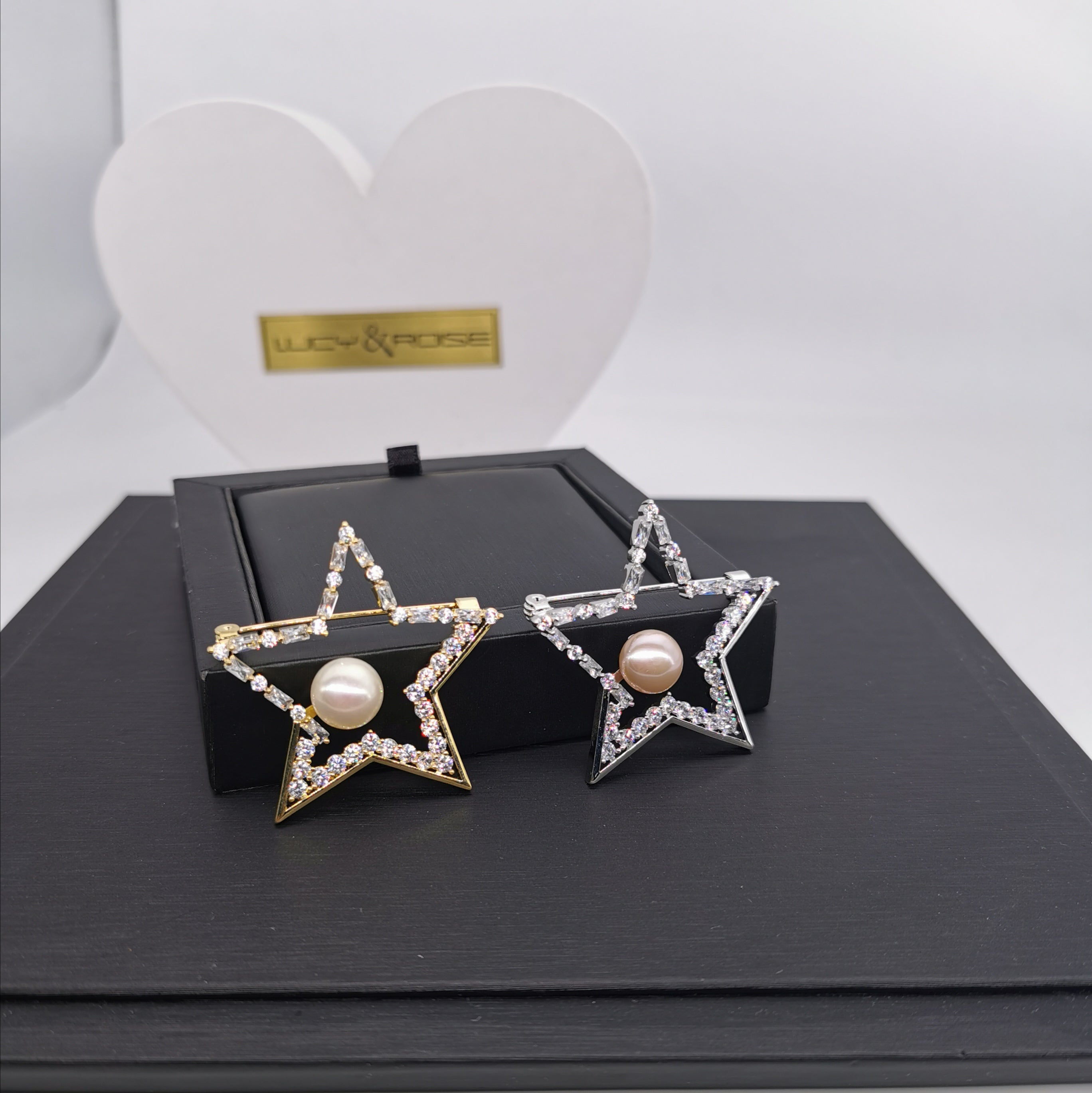 Star+zirconia freshwater pearl brooch