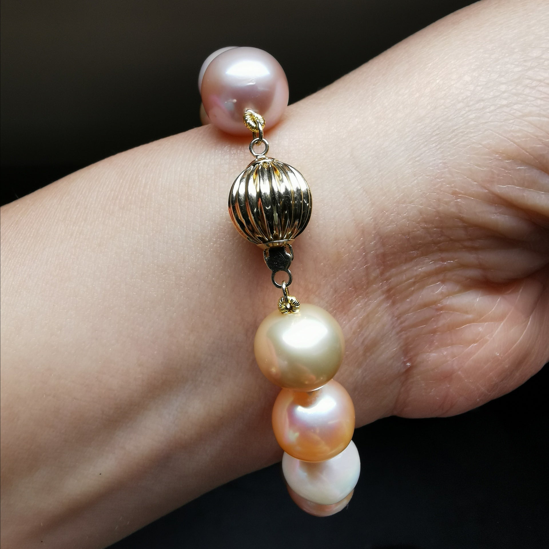 18ct gold with 10.5-11.5mm freshwater multi colour pearl bracelet