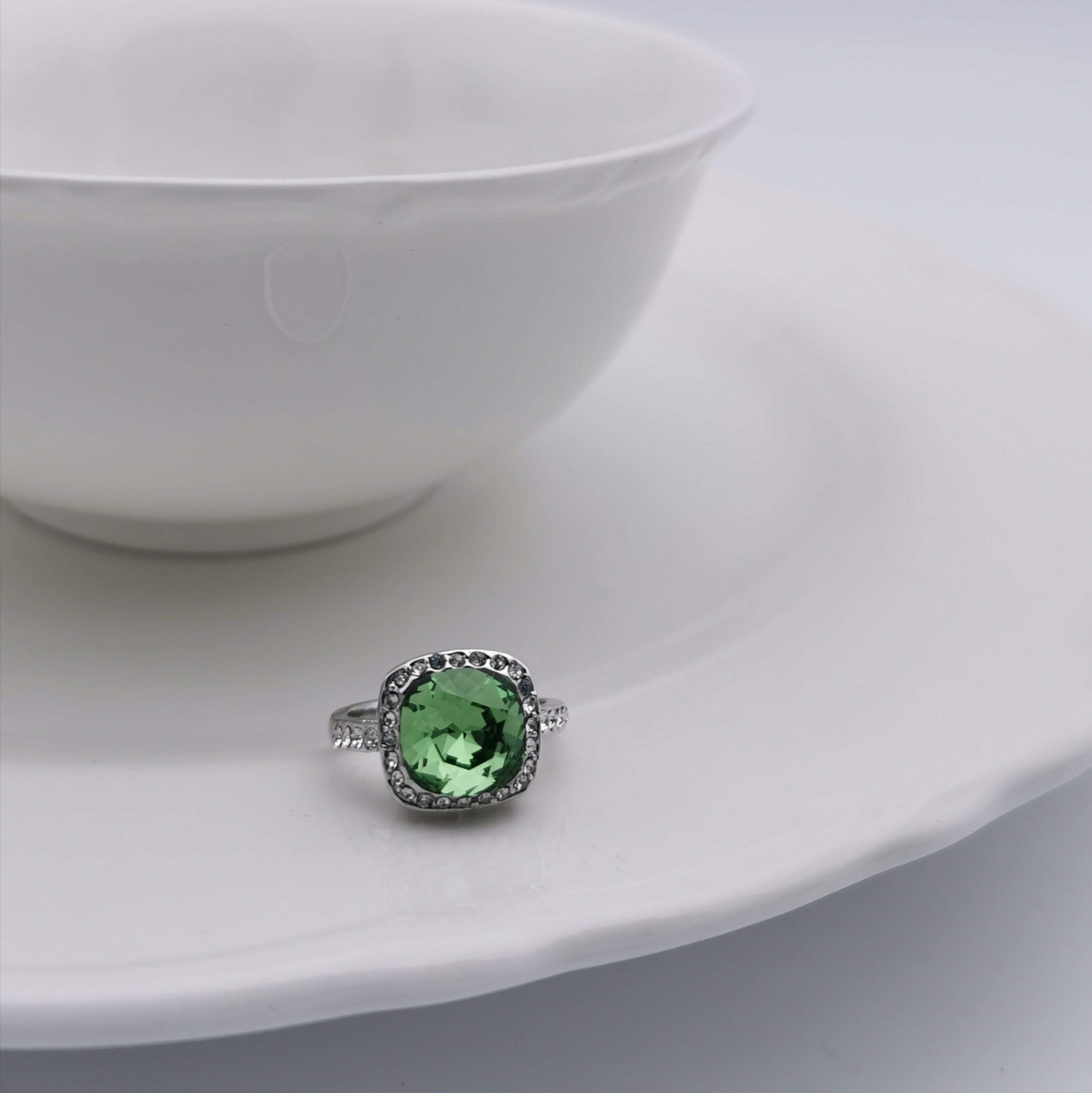 Elegant Swarovski element square ring