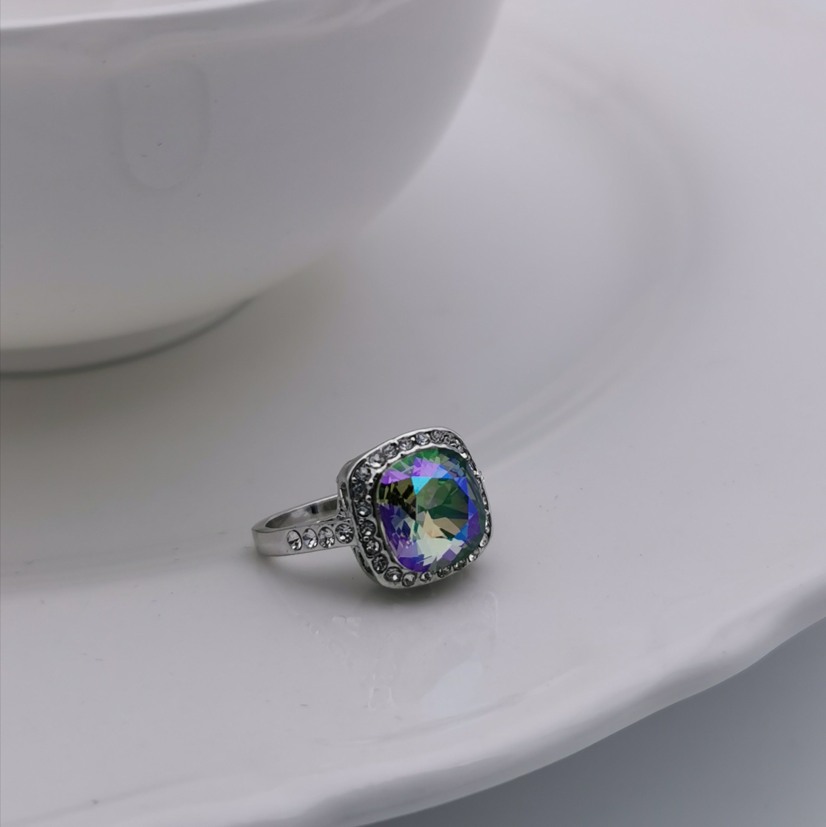 Elegant Swarovski element square ring