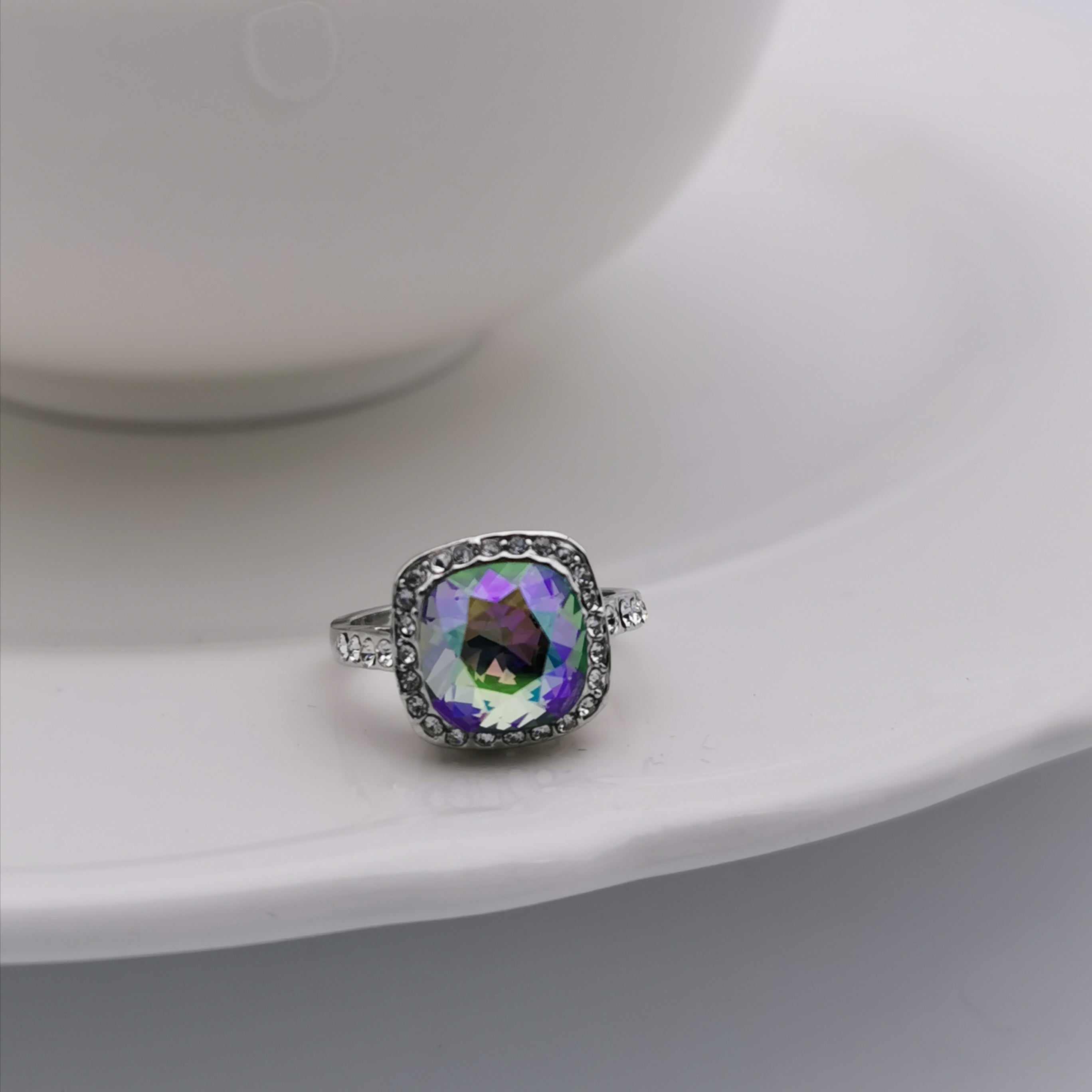 Elegant Swarovski element square ring
