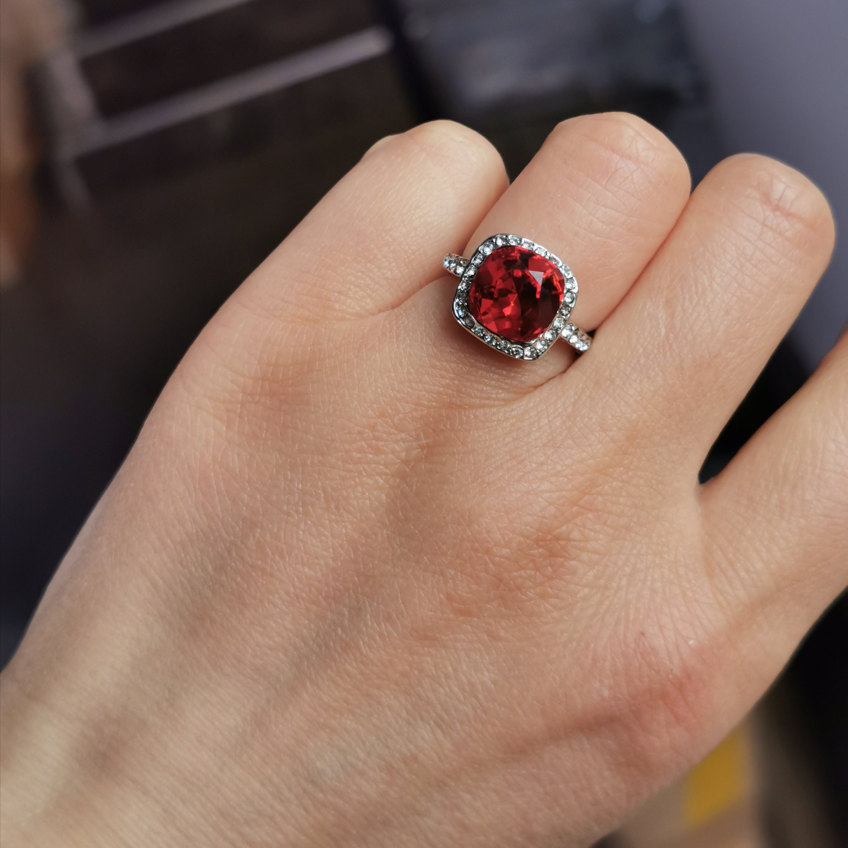 Elegant Swarovski element square ring
