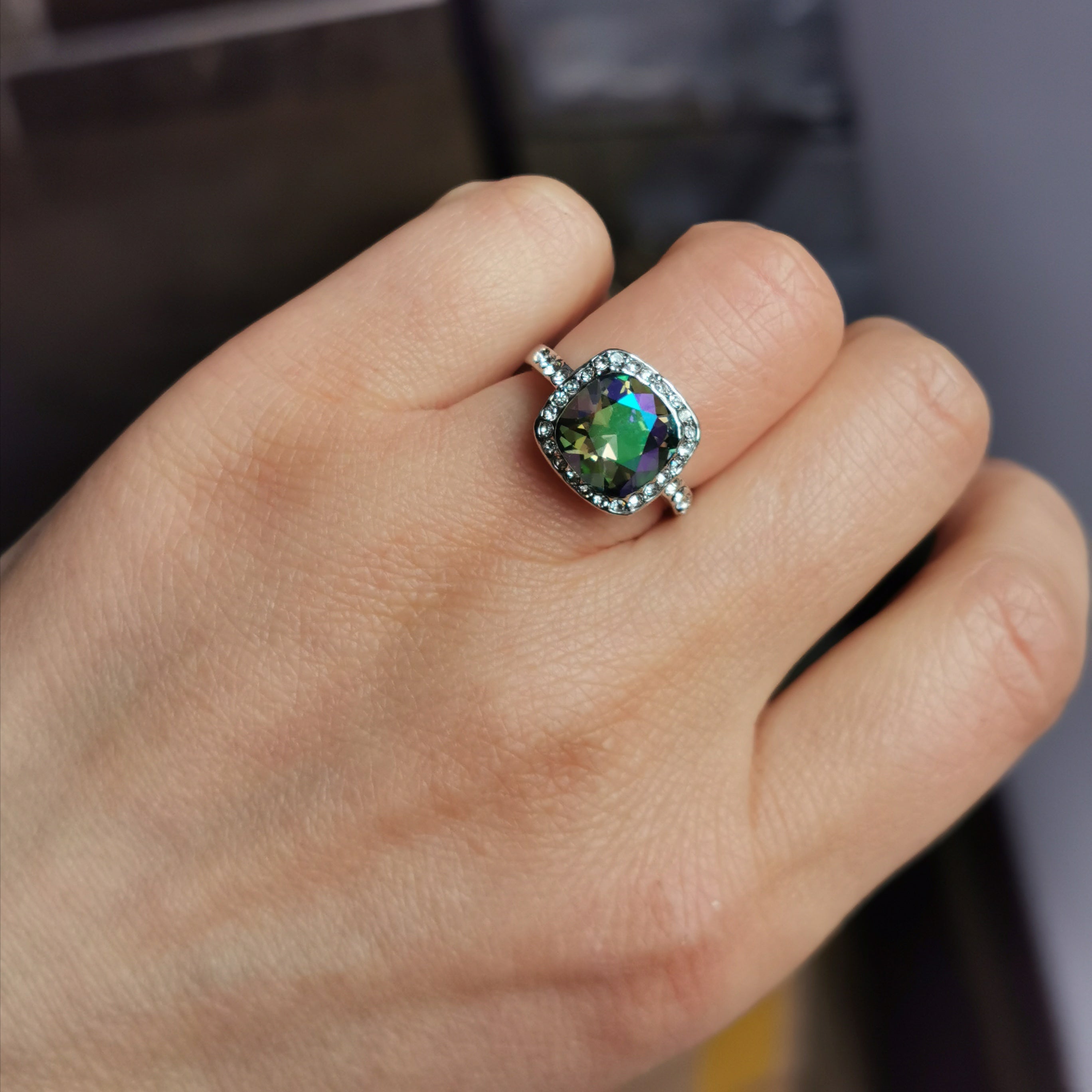 Elegant Swarovski element square ring