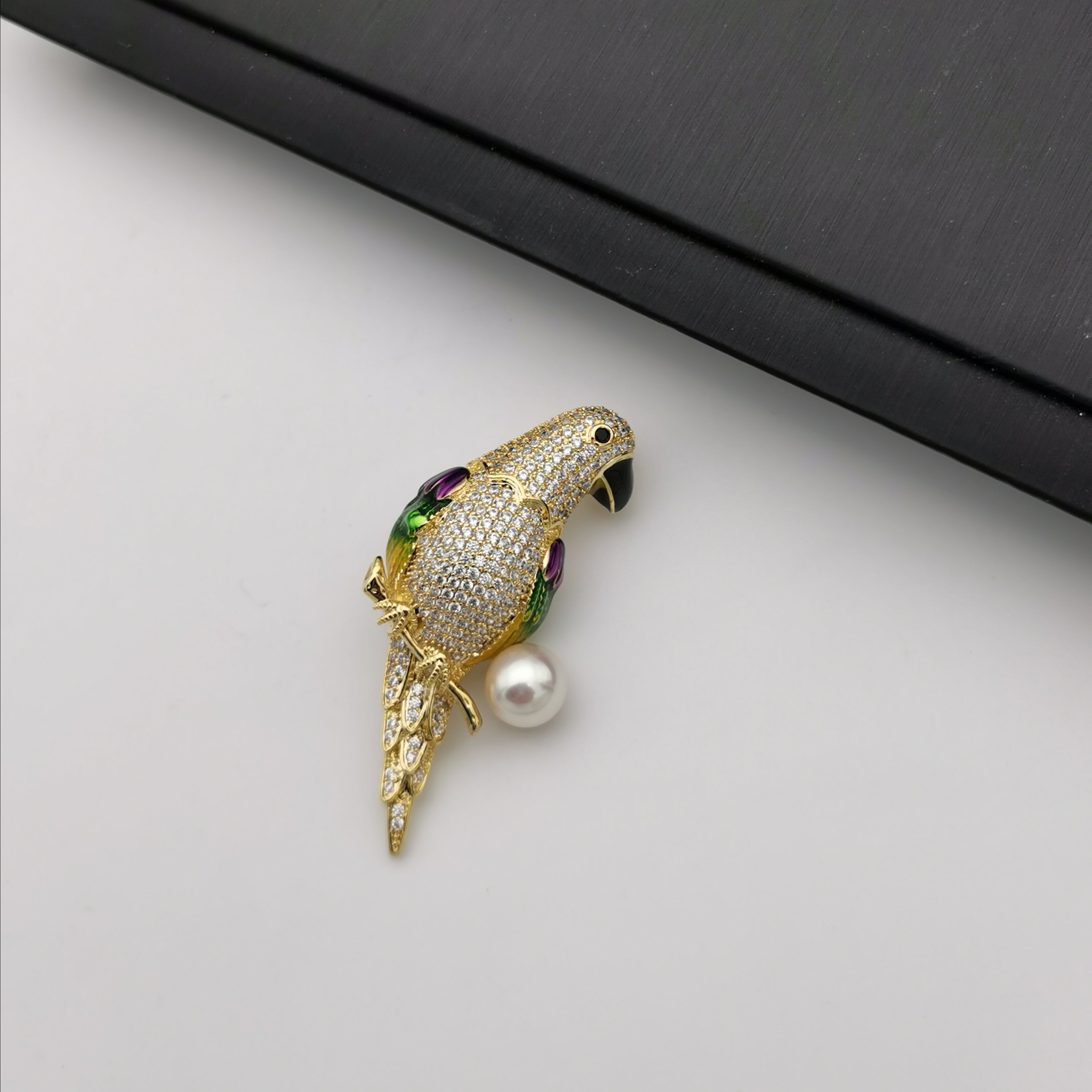 Parrot freshwater pearl brooch