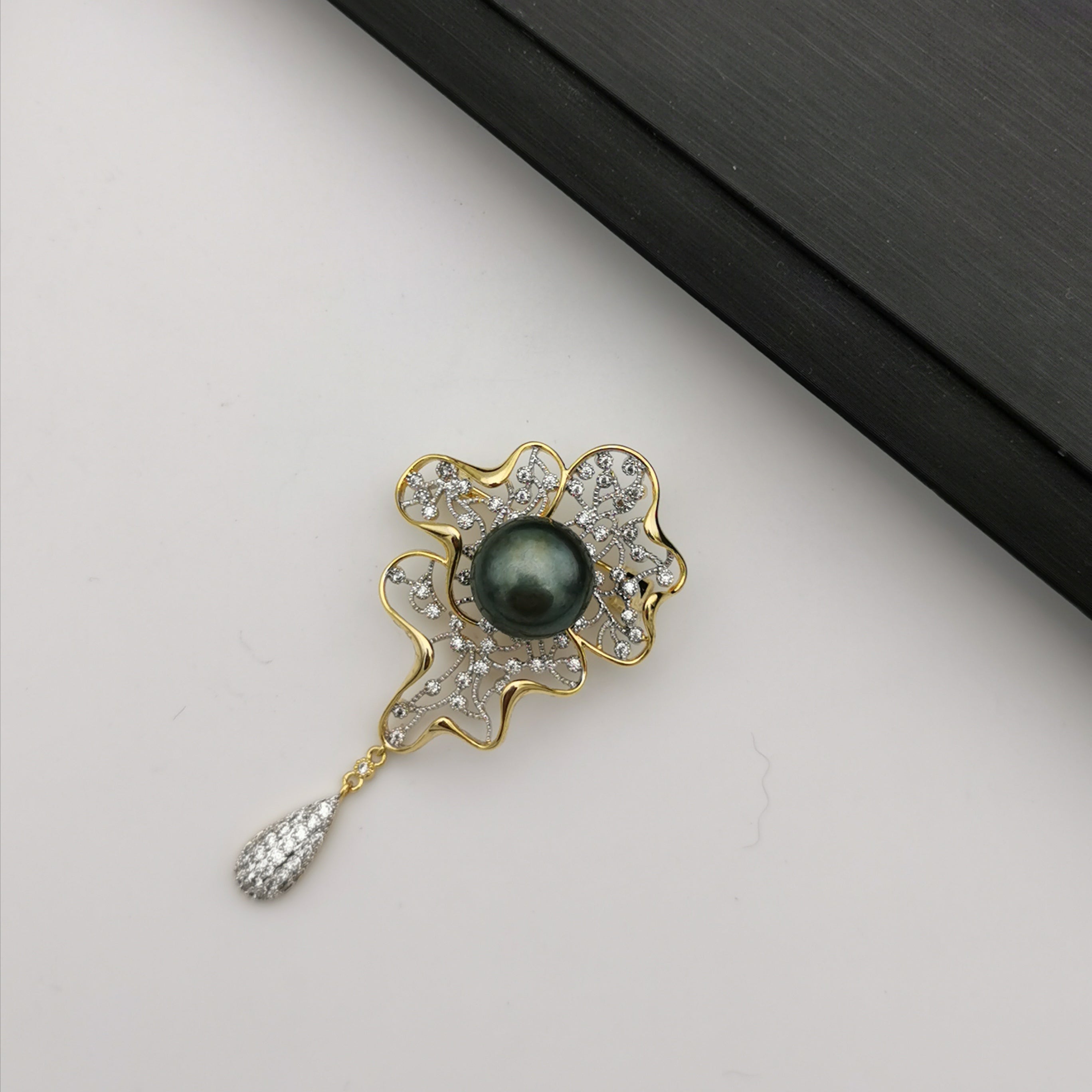 12.5mm luxury freshwater pearl brooch