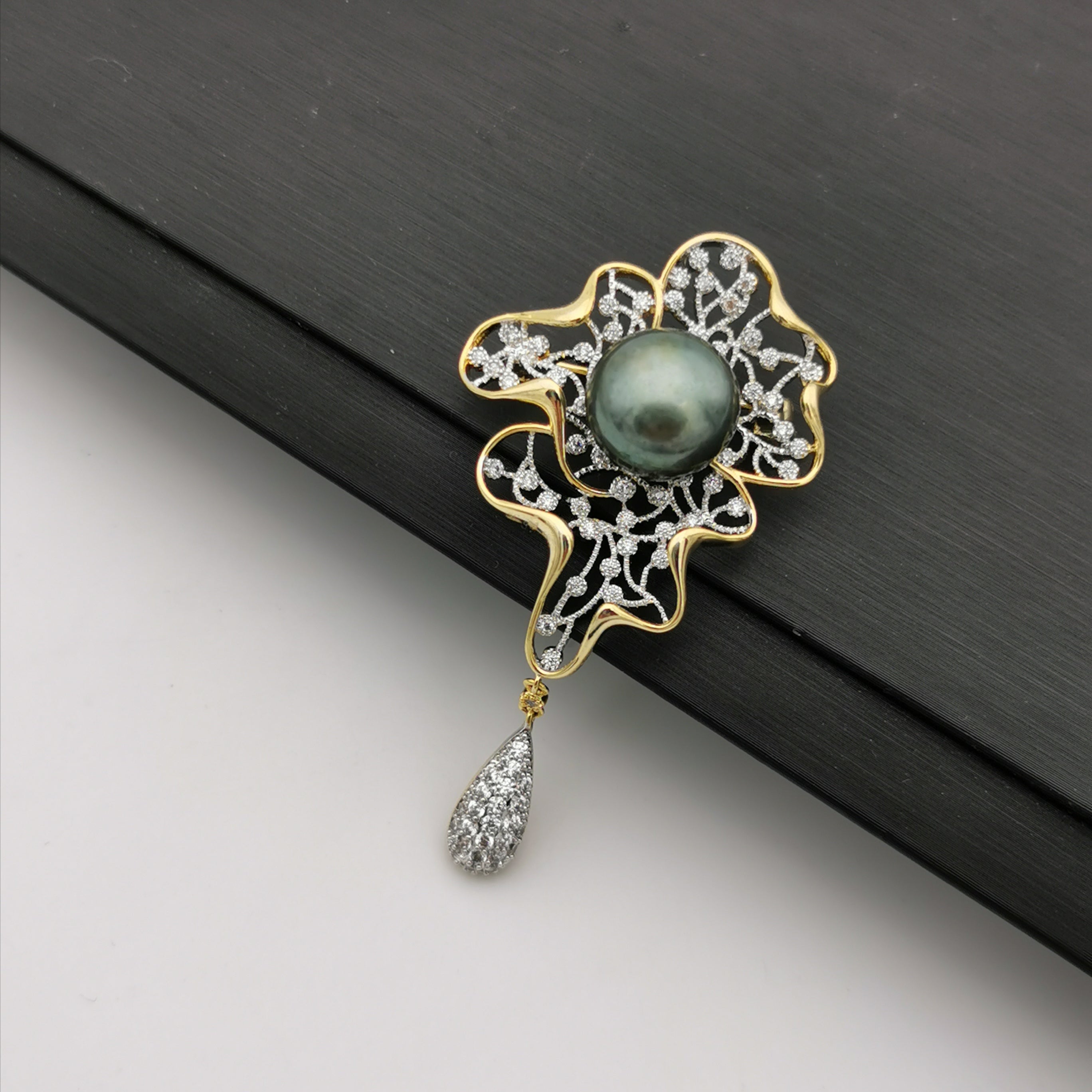 12.5mm luxury freshwater pearl brooch