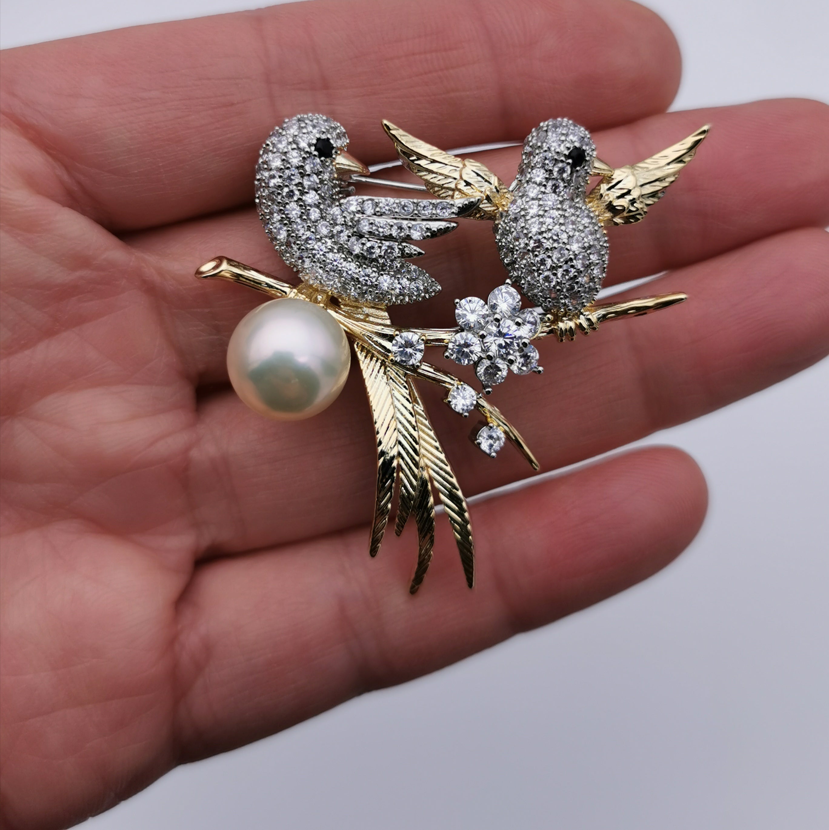 Happy birds freshwater pearl brooch/pendant