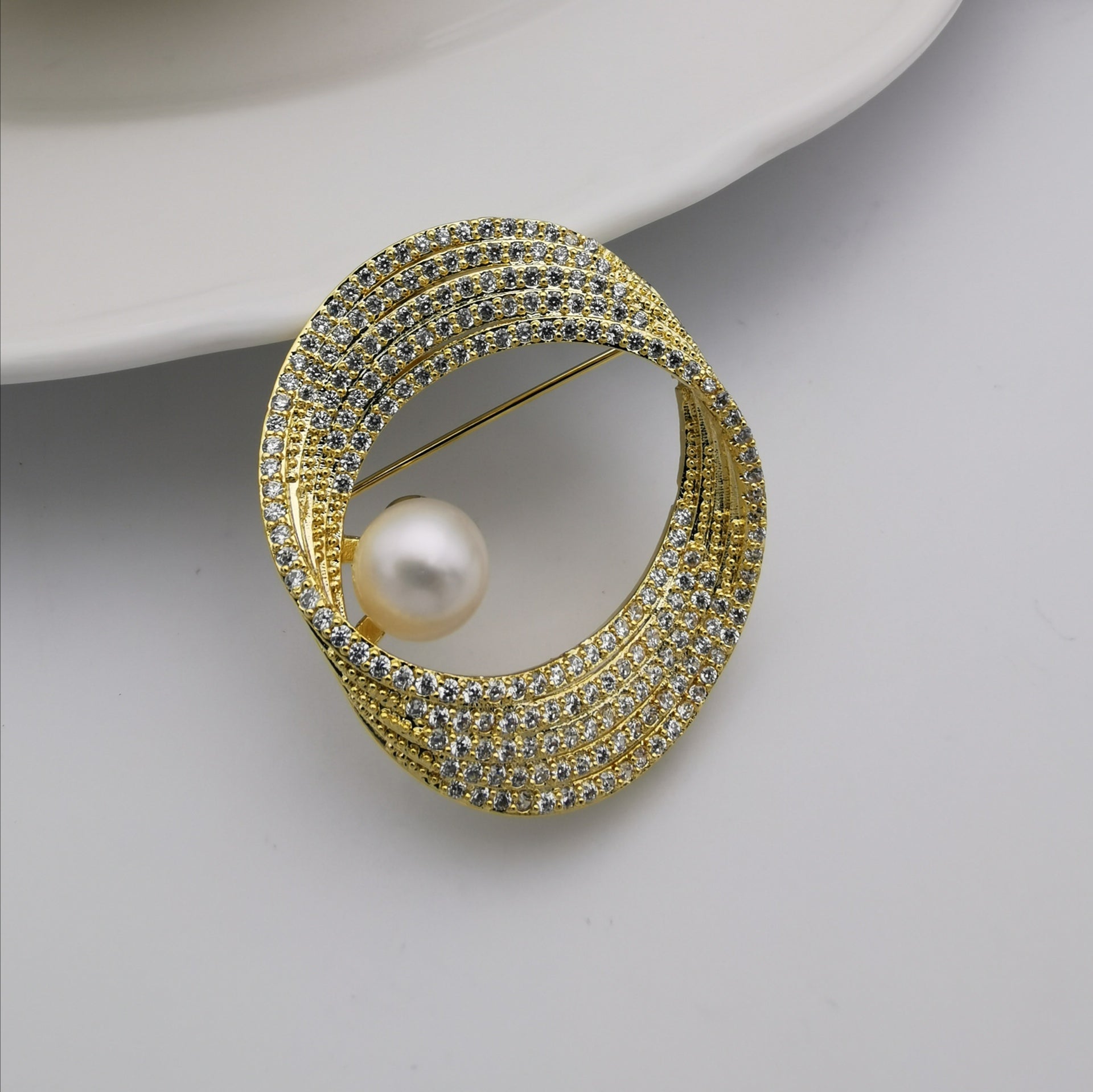 Cycle freshwater pearl brooch/pendant
