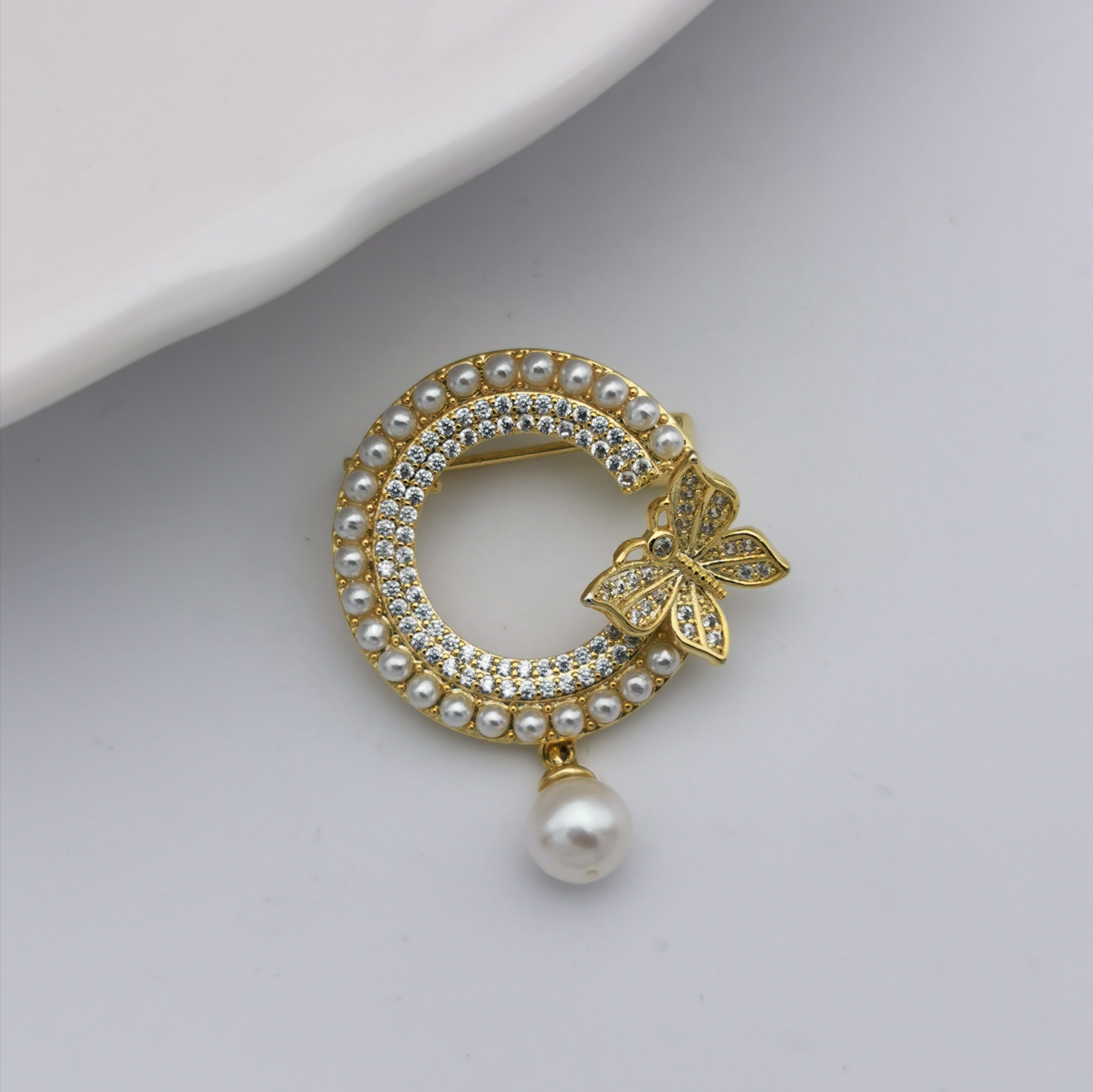 Little delicate freshwater pearl brooch