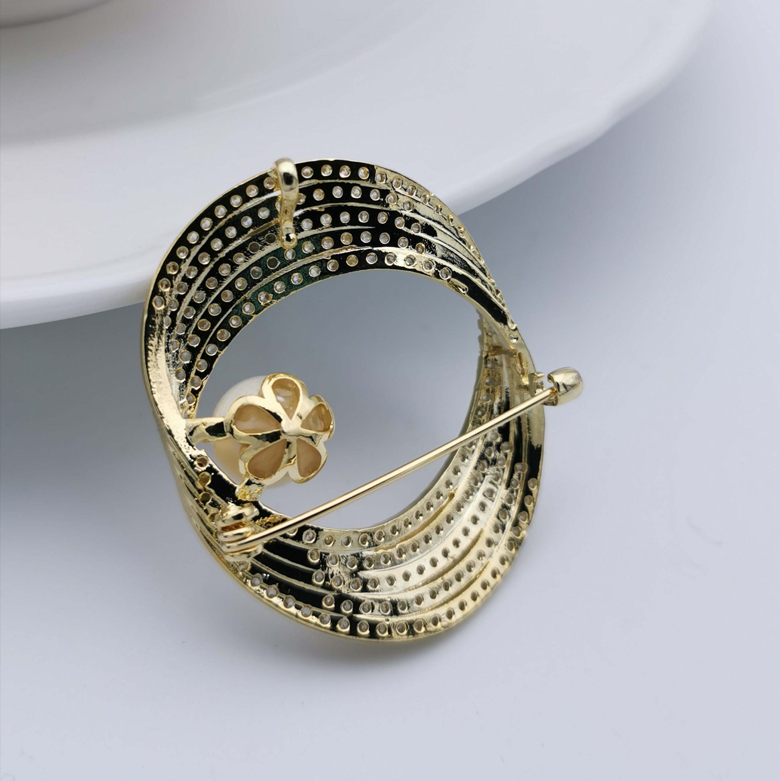 Cycle freshwater pearl brooch/pendant