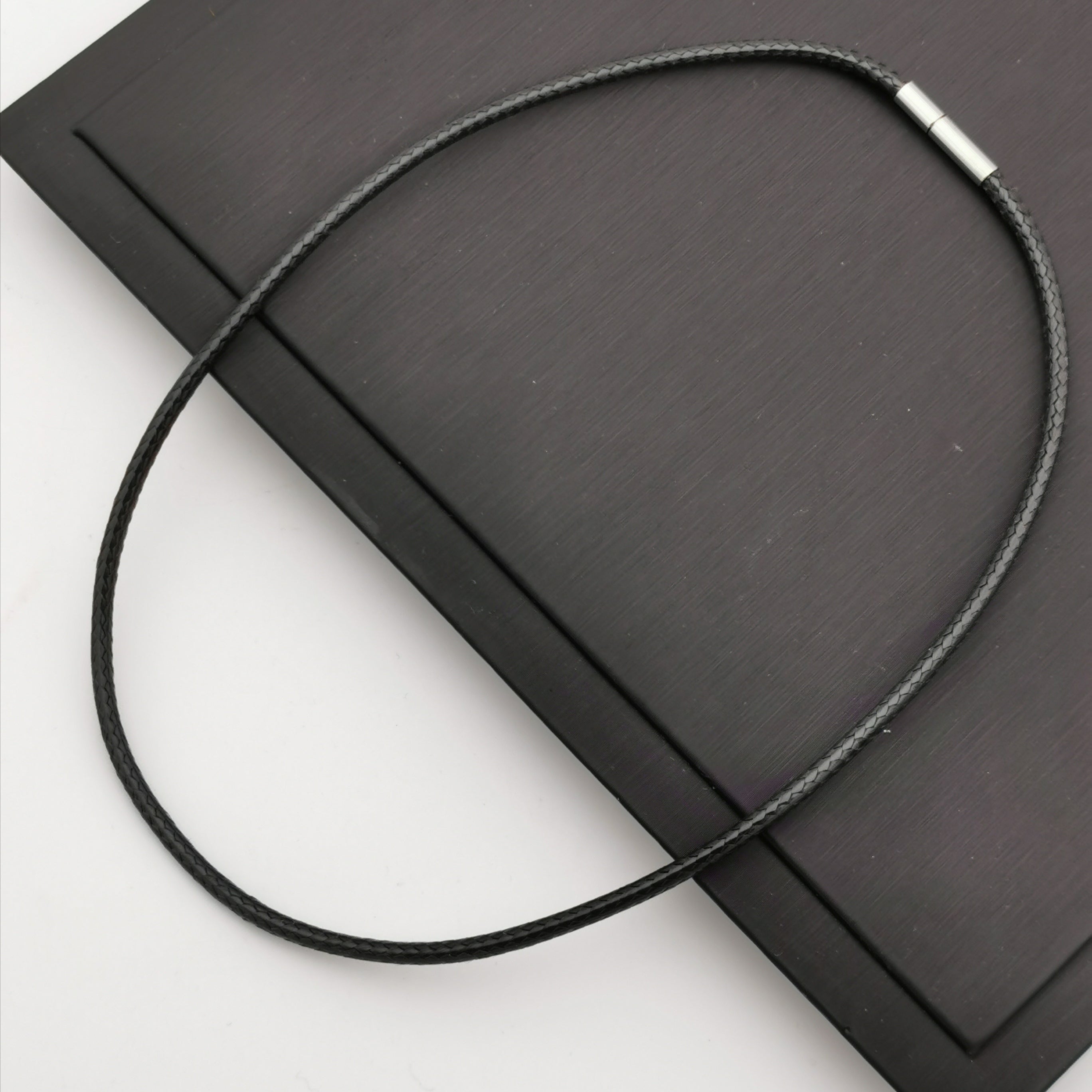 Wax rope with stainless steel clasp chain
