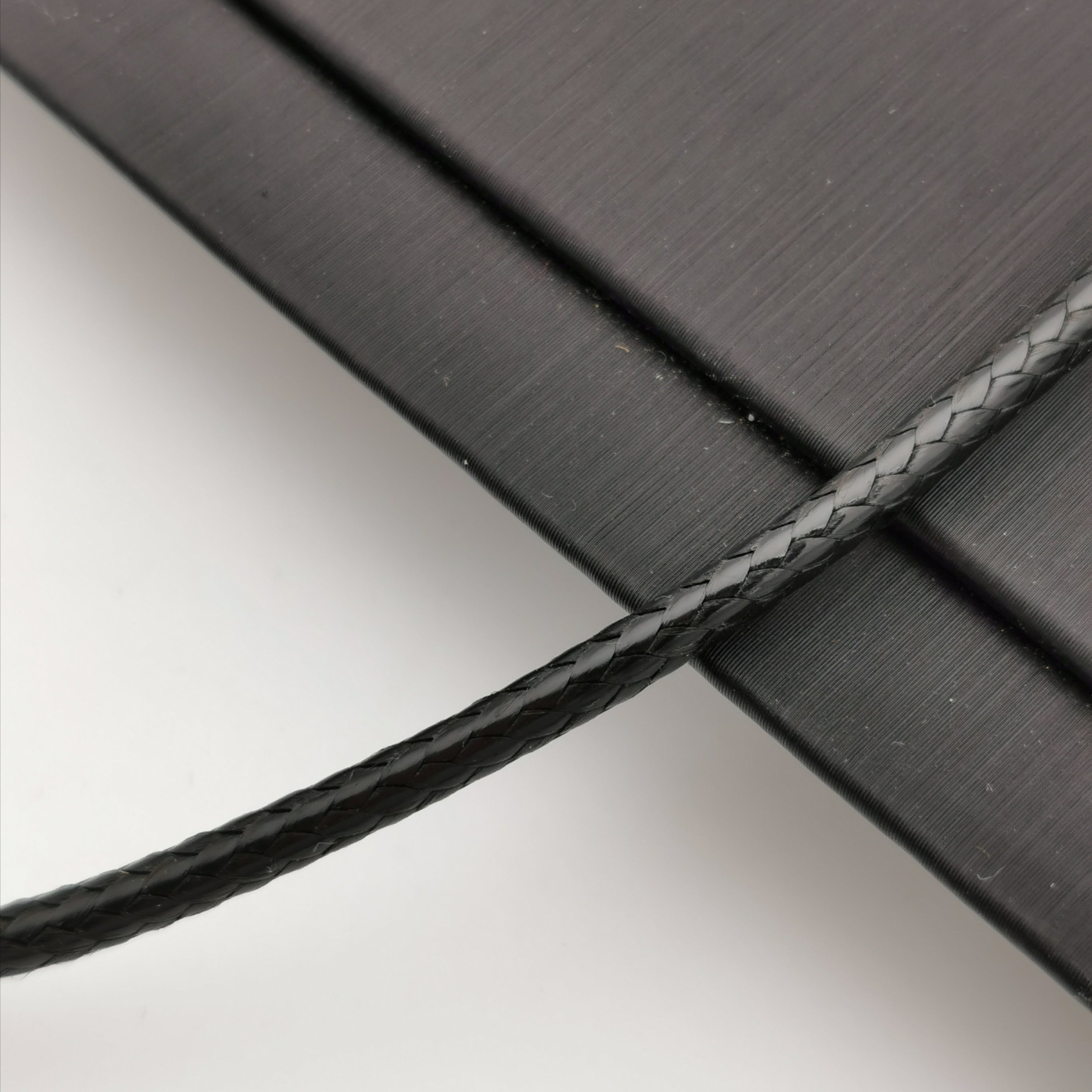 Wax rope with stainless steel clasp chain