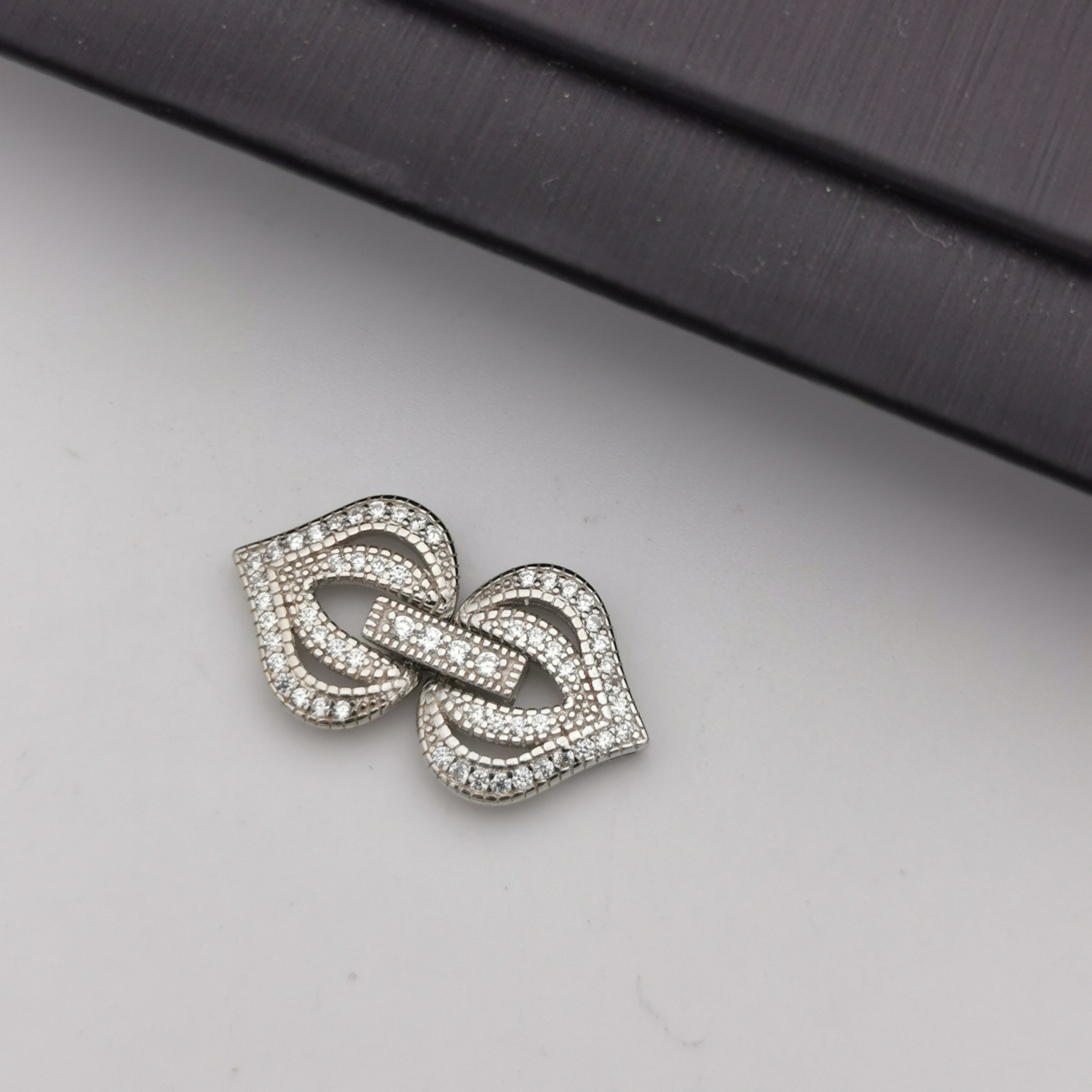 S925 sterling silver white rhodium plated vintage clasp