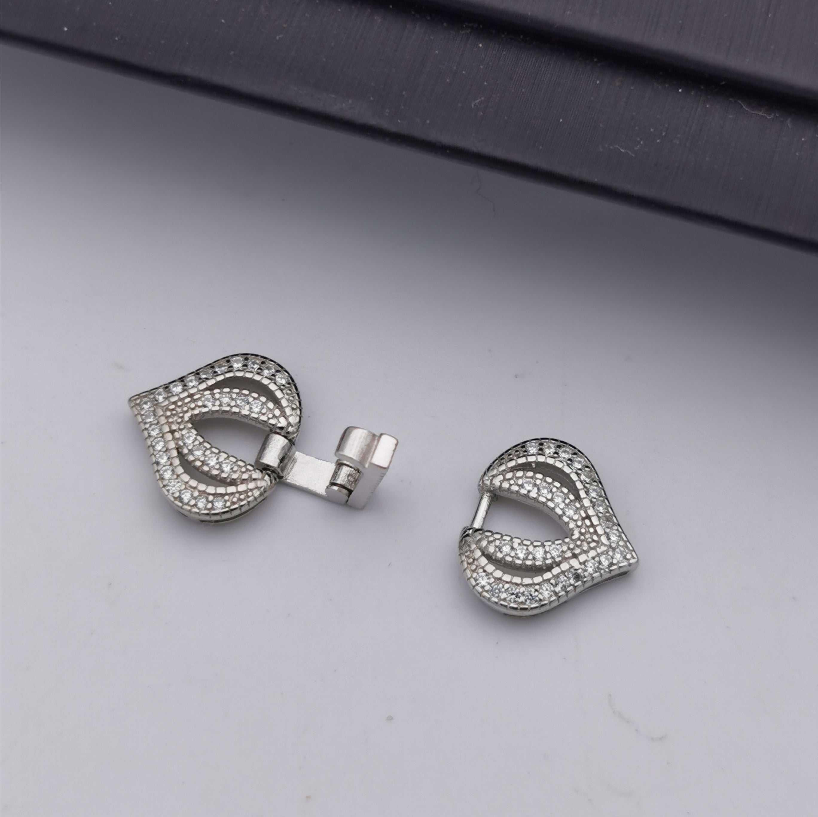 S925 sterling silver white rhodium plated vintage clasp