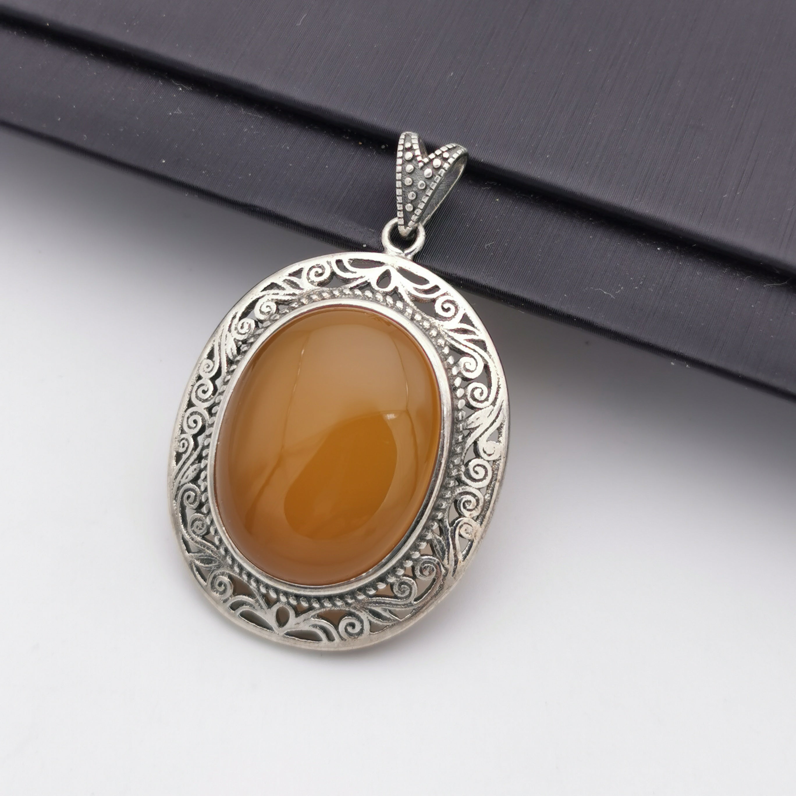 S925 Chalcedony pendant