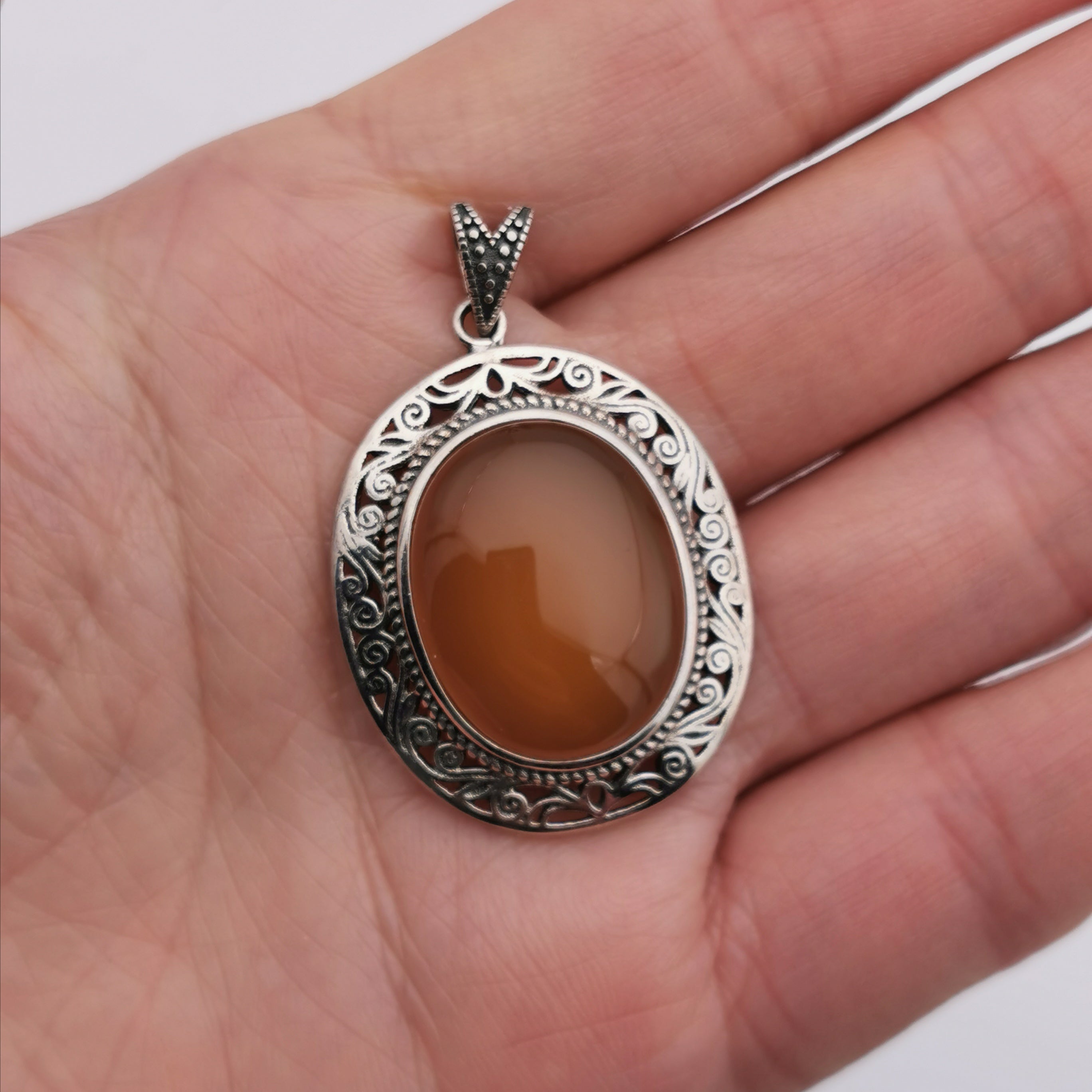 S925 Chalcedony pendant