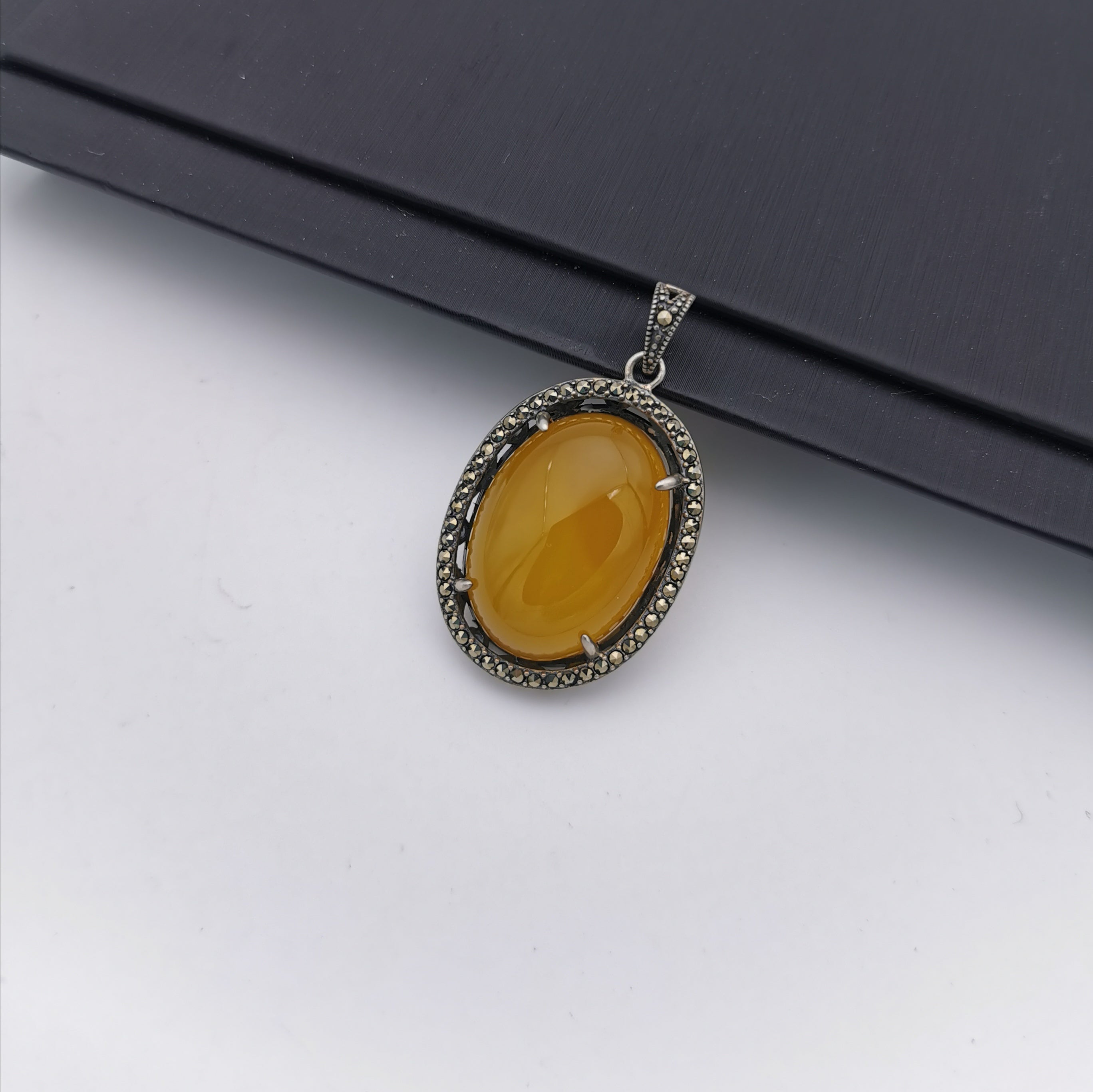 S925 chalcedony pendant