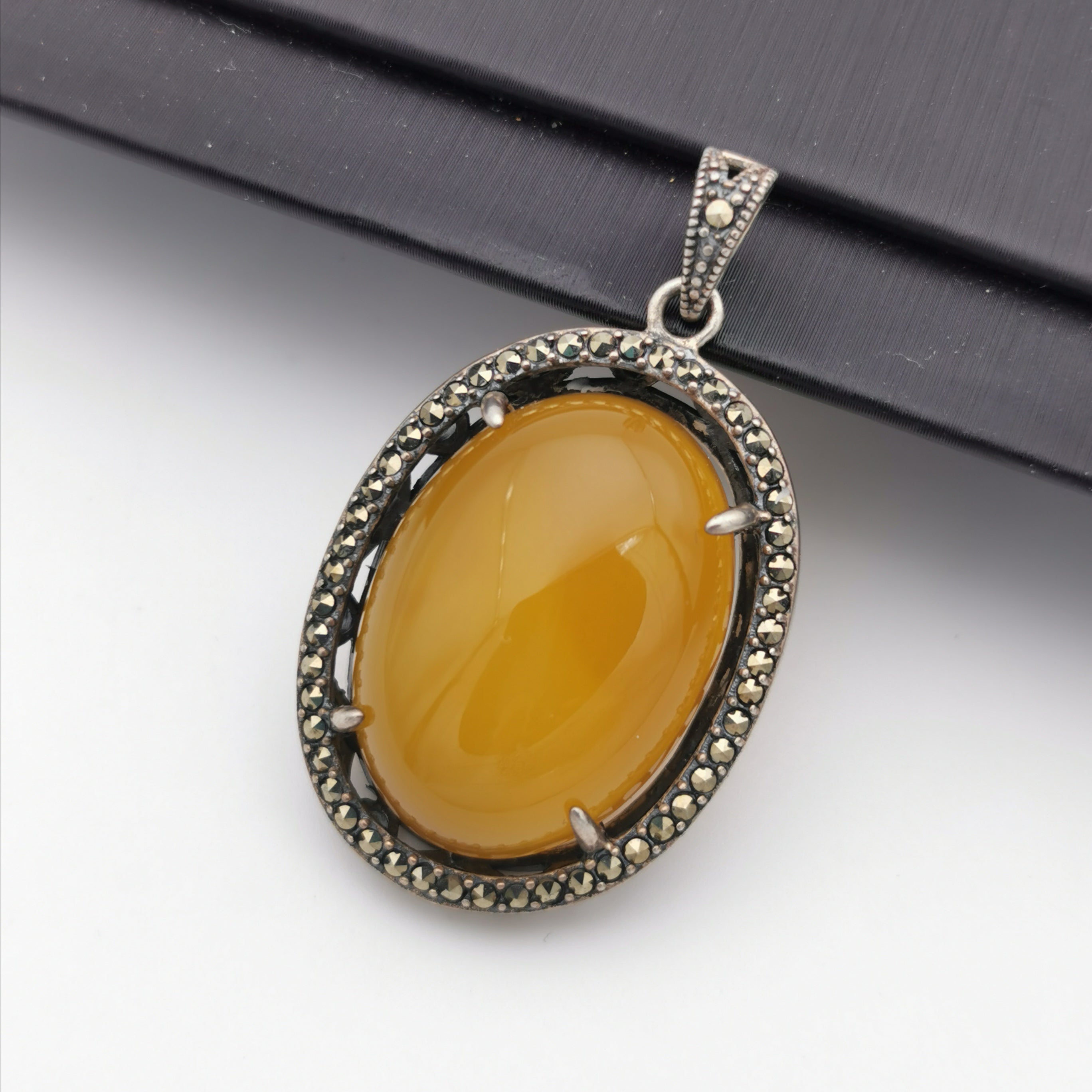 S925 chalcedony pendant