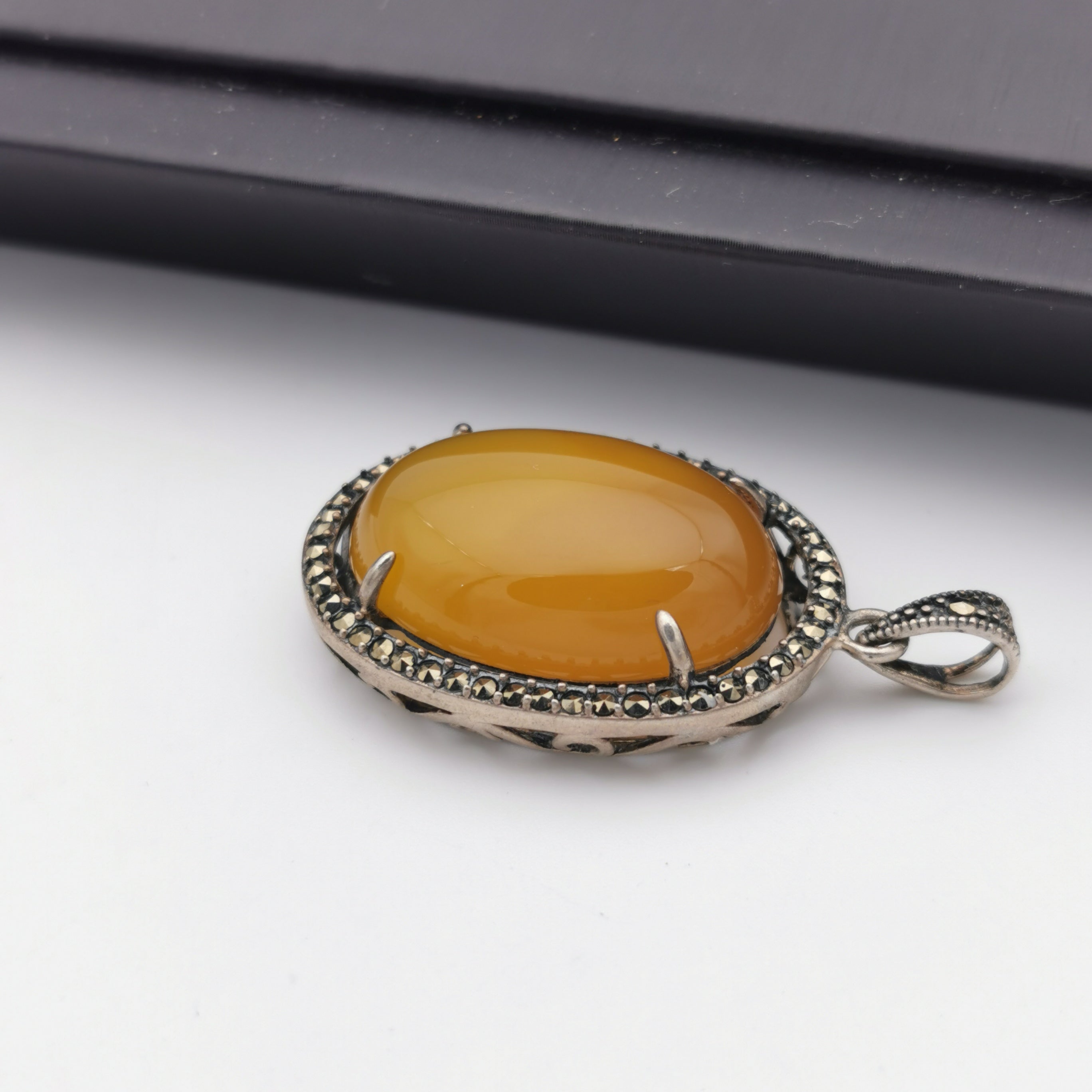 S925 chalcedony pendant