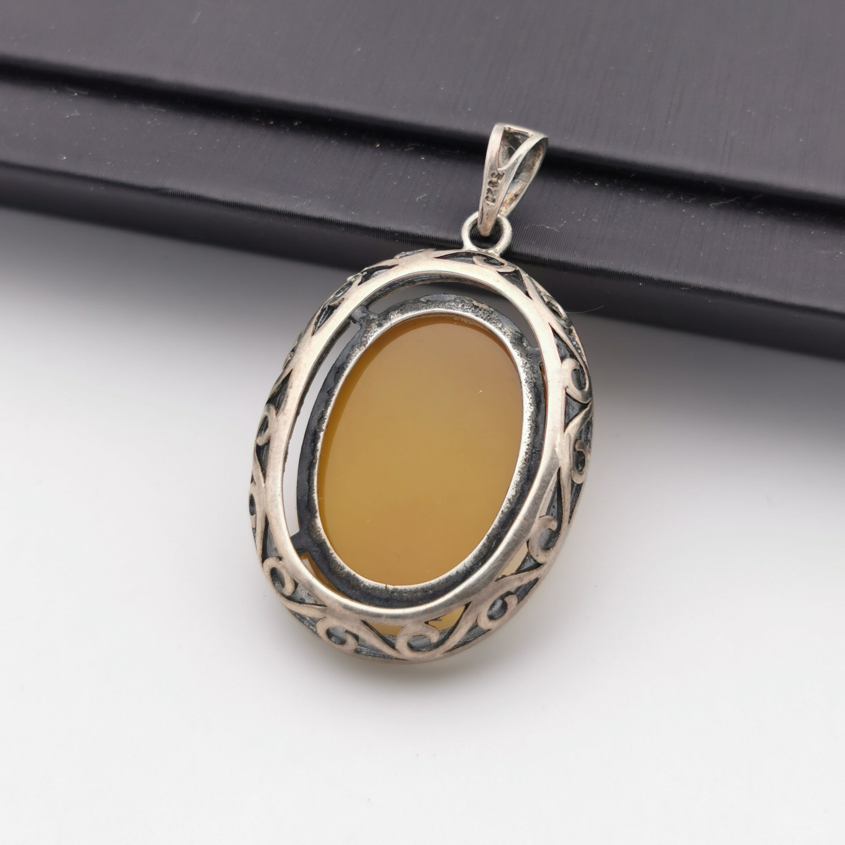 S925 chalcedony pendant
