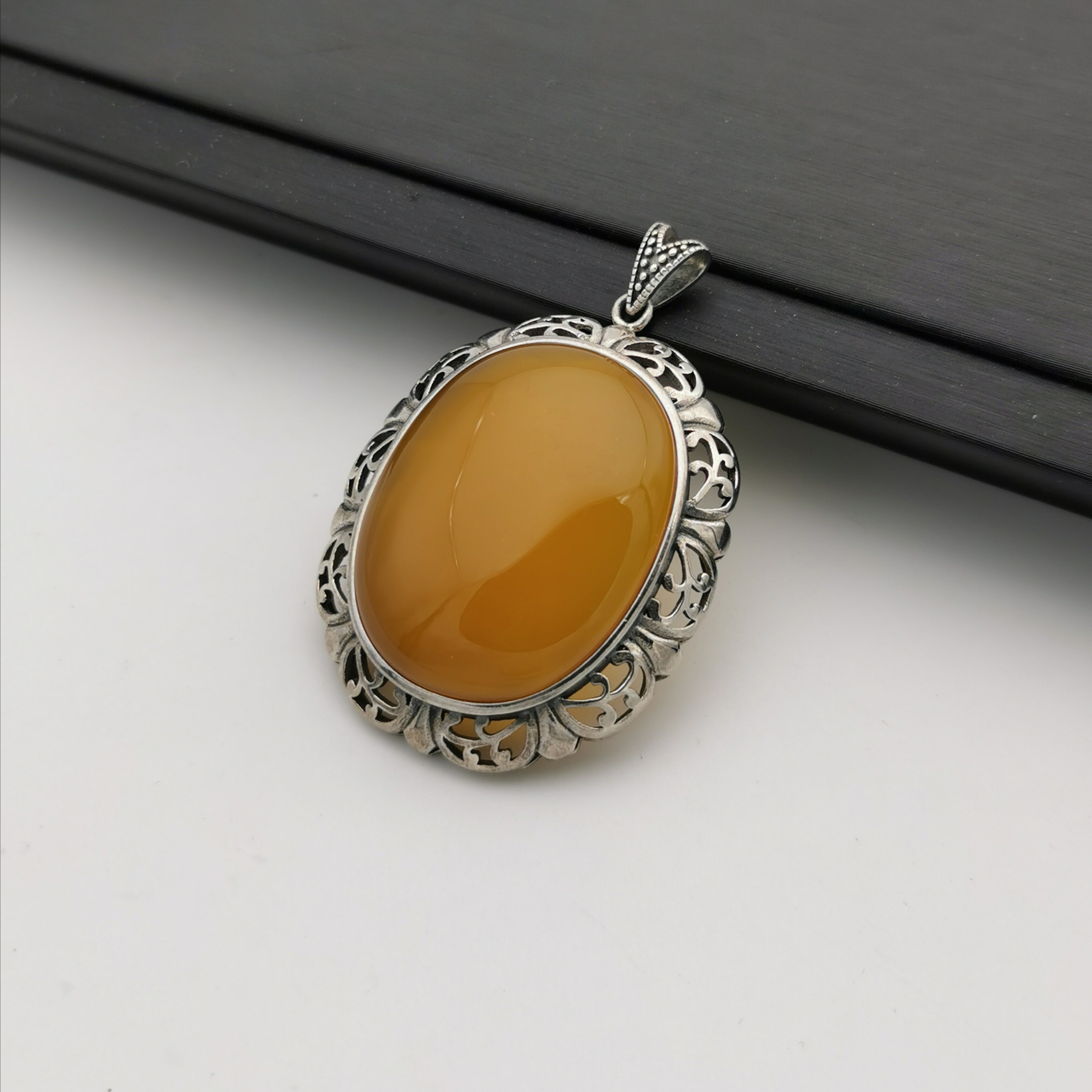 S925 chalcedony pendant