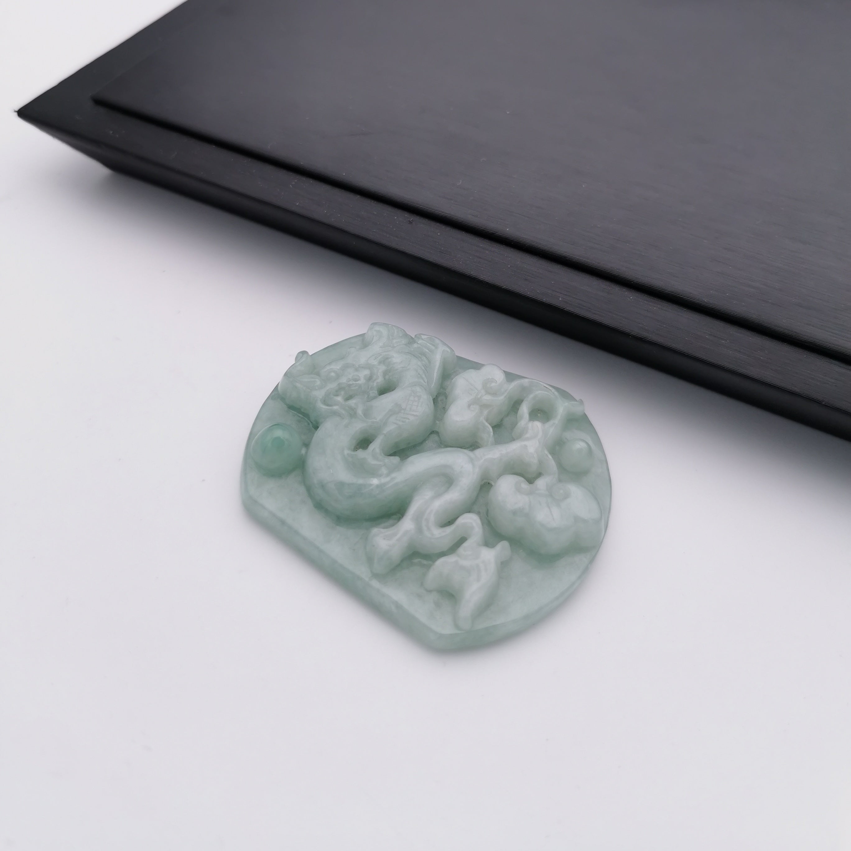 Burma jade dragon pattern