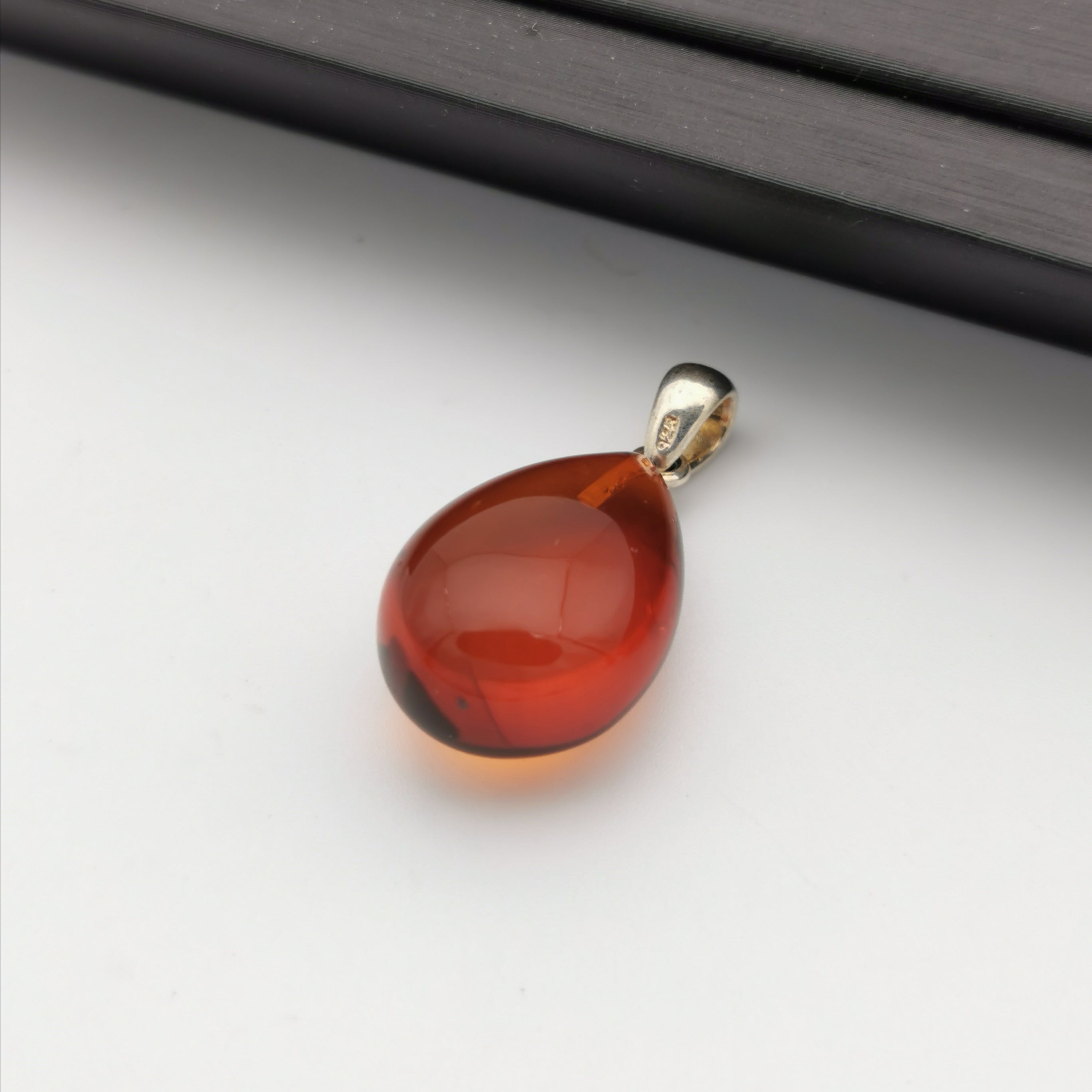 S925 cherry amber pendant