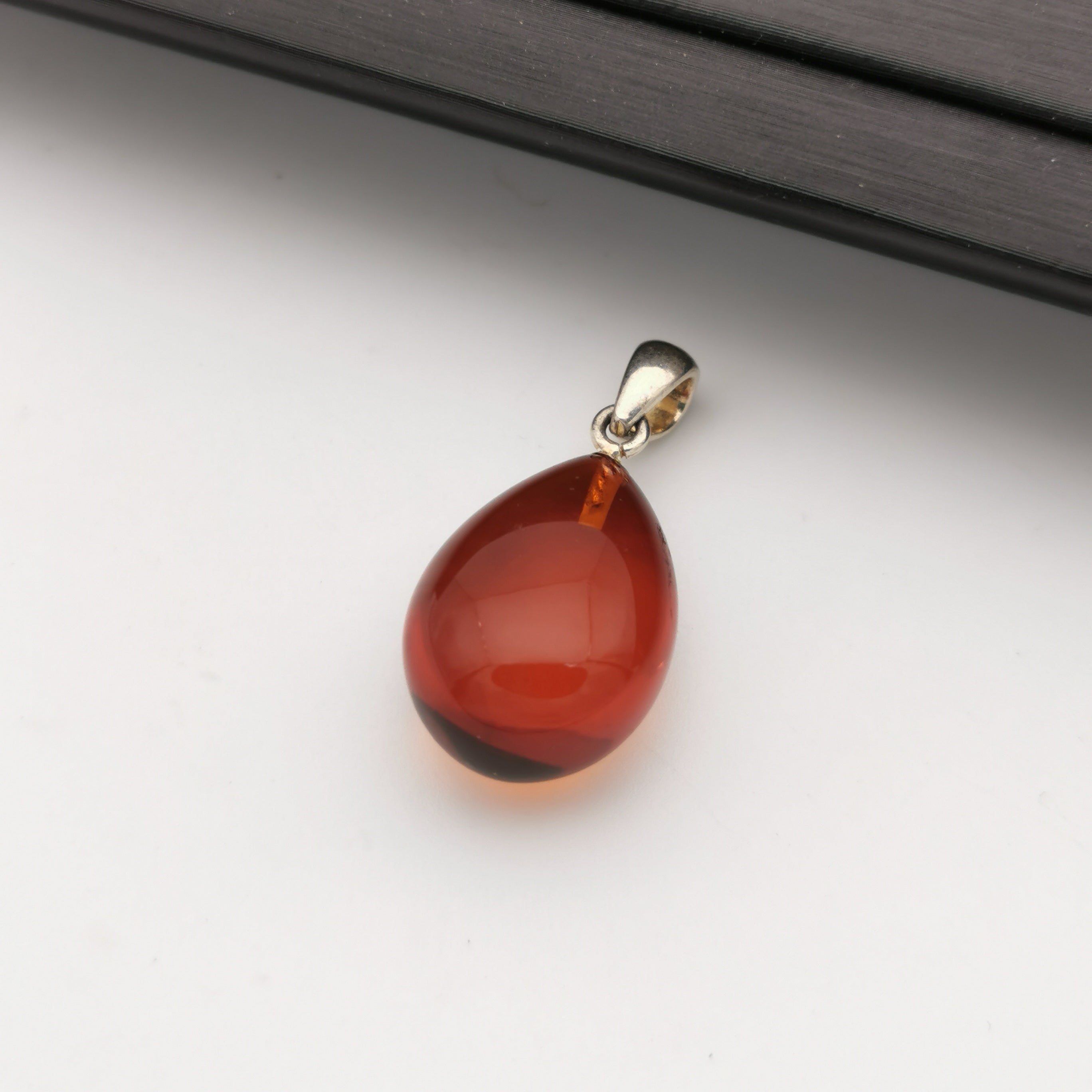 S925 cherry amber pendant