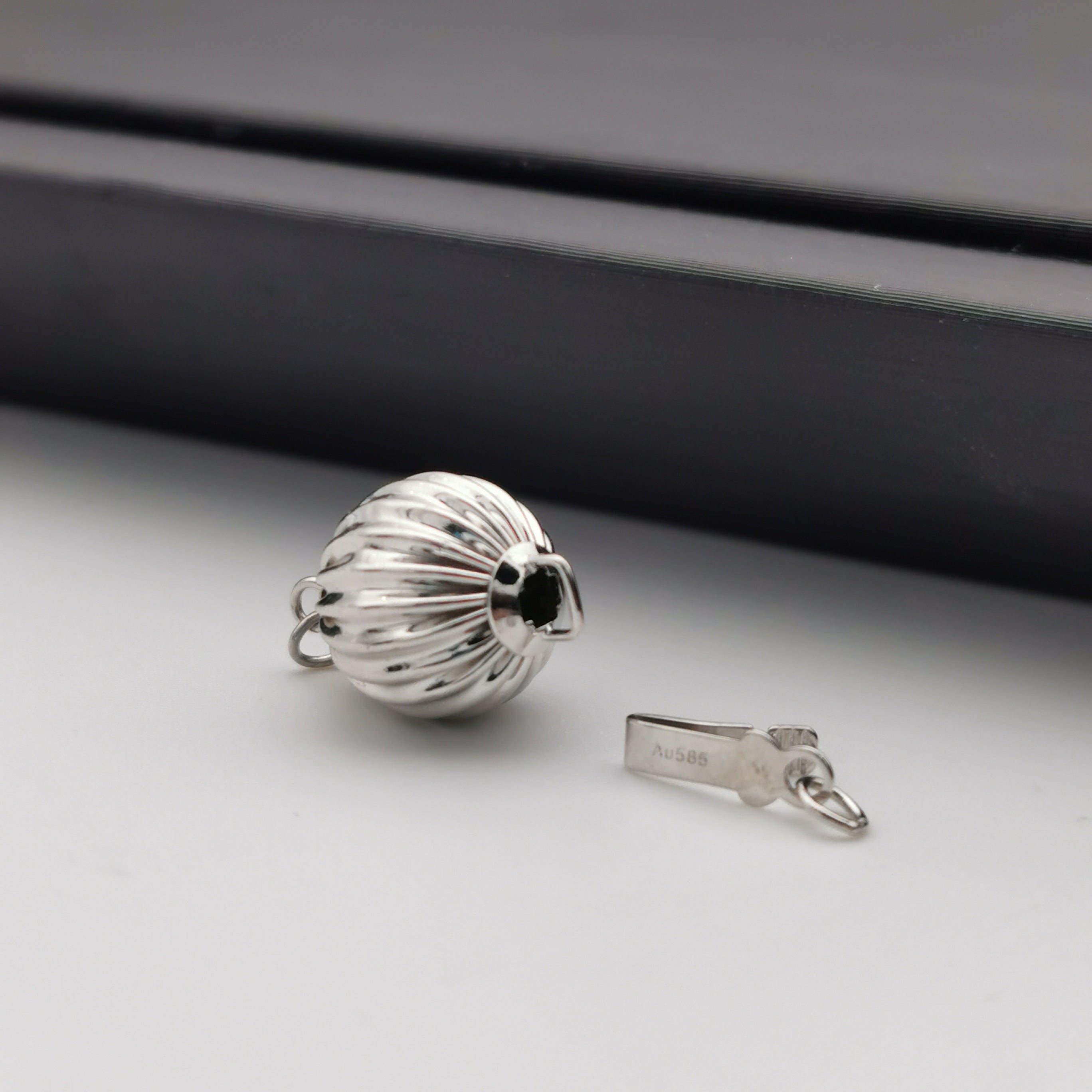 14K white gold ball clasp