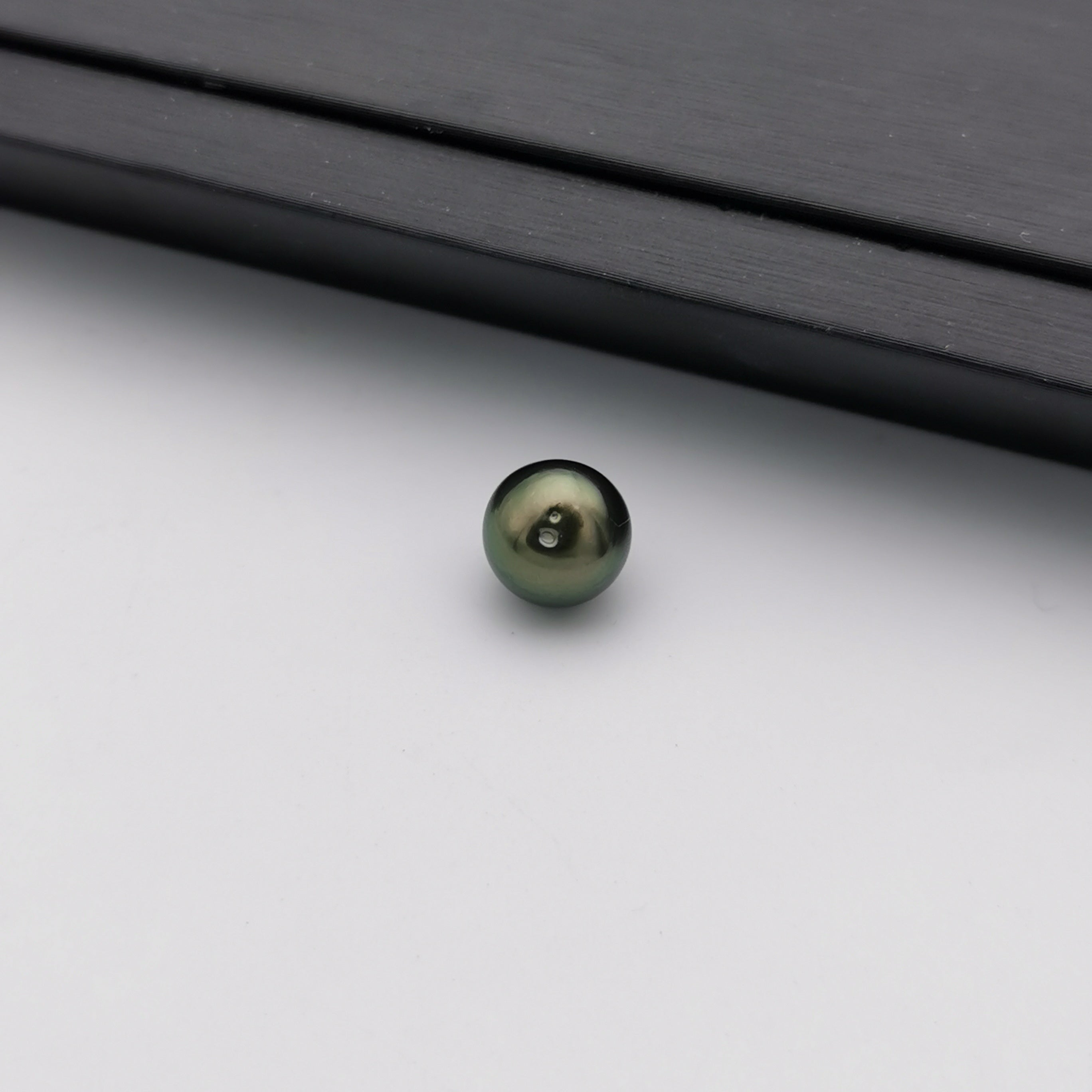 9.82 mm genuine oval shape genuine Tahitian peacock colour loose pearl