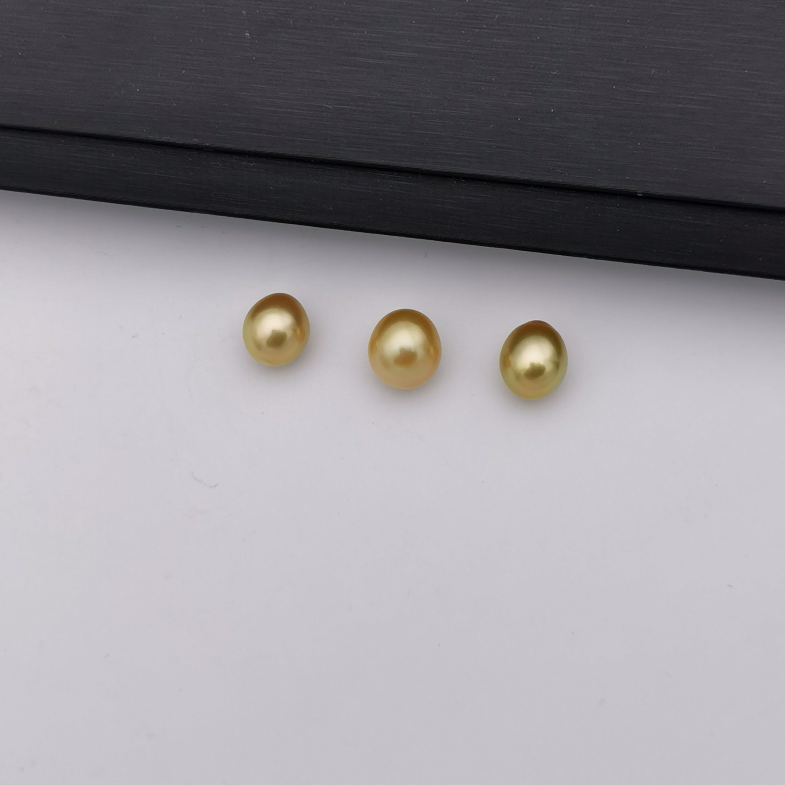 10.8 mm-11.88 mm genuine oval shape gold south-sea loose pearl