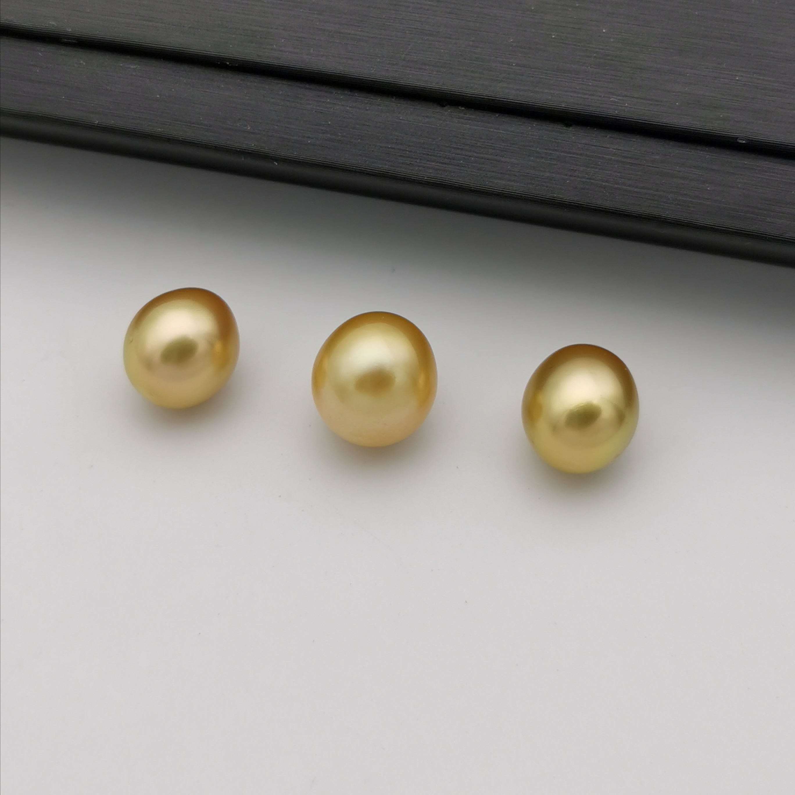 10.8 mm-11.88 mm genuine oval shape gold south-sea loose pearl