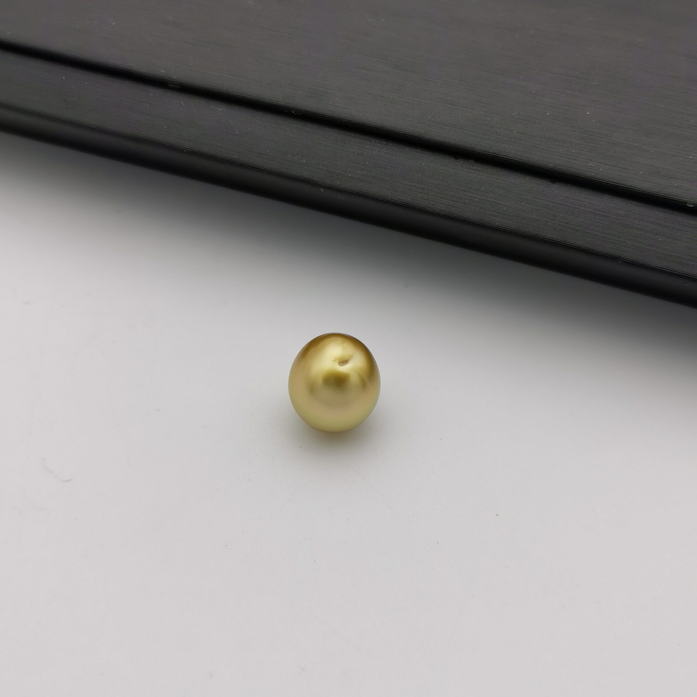 10.8 mm-11.88 mm genuine oval shape gold south-sea loose pearl