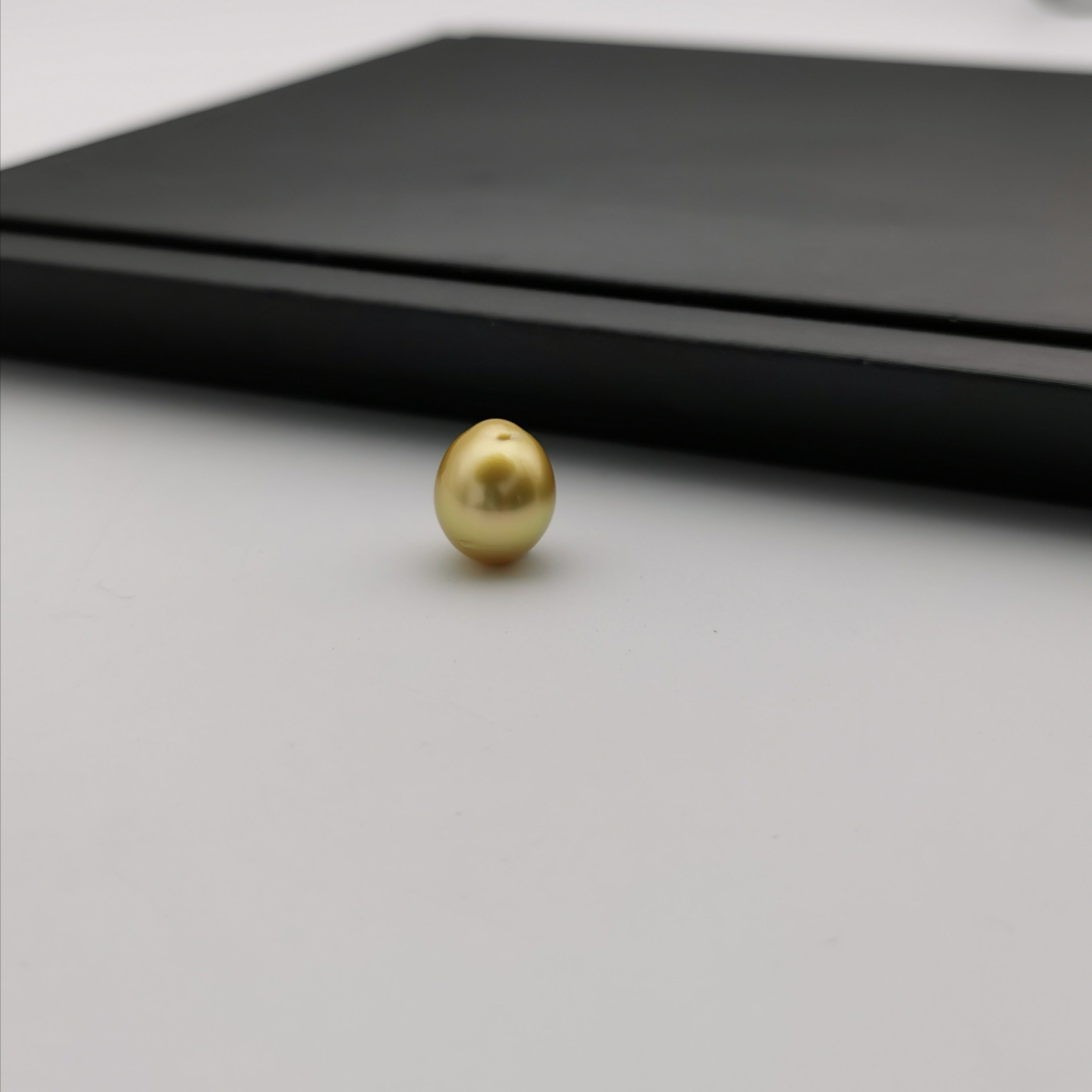 10.8 mm-11.88 mm genuine oval shape gold south-sea loose pearl