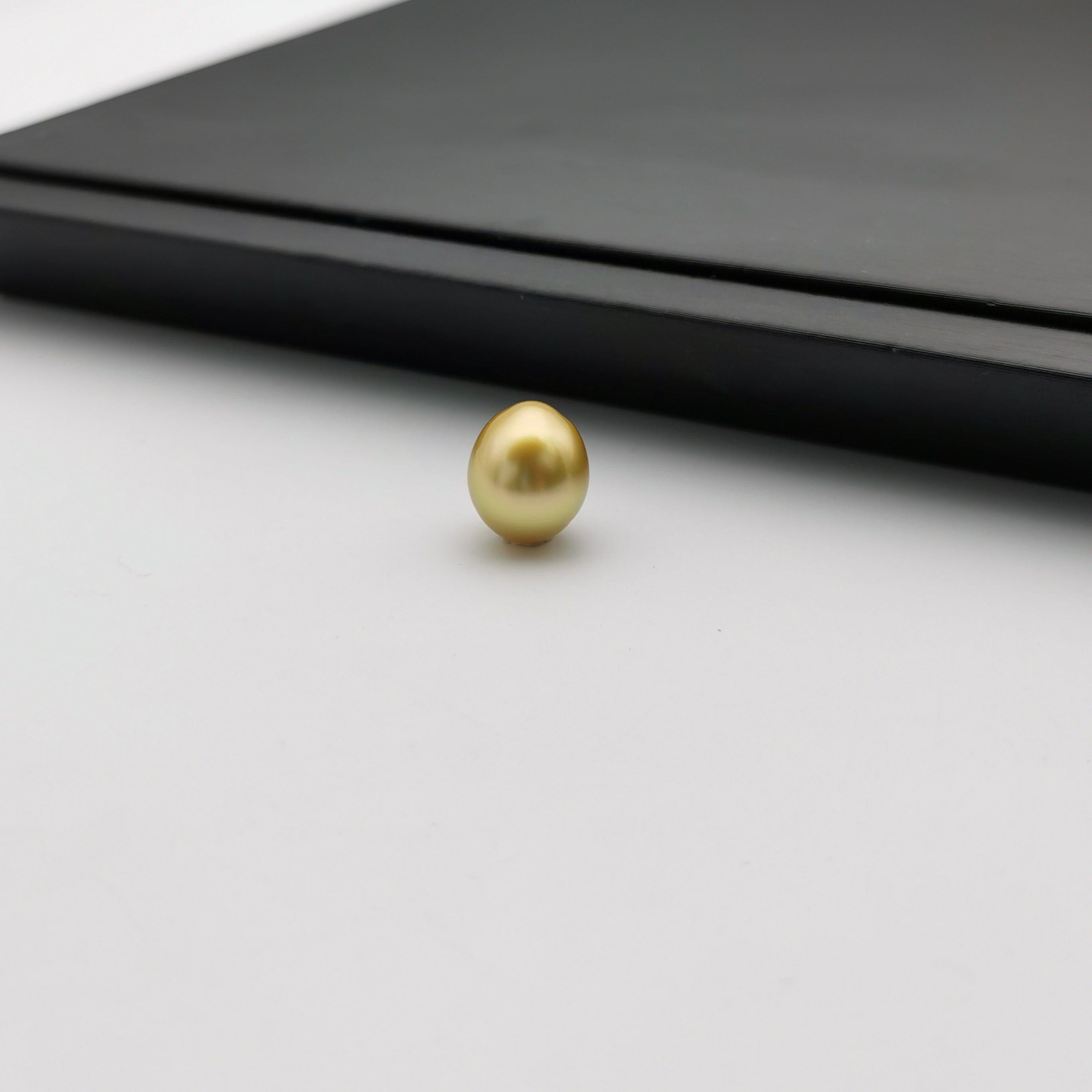 10.8 mm-11.88 mm genuine oval shape gold south-sea loose pearl