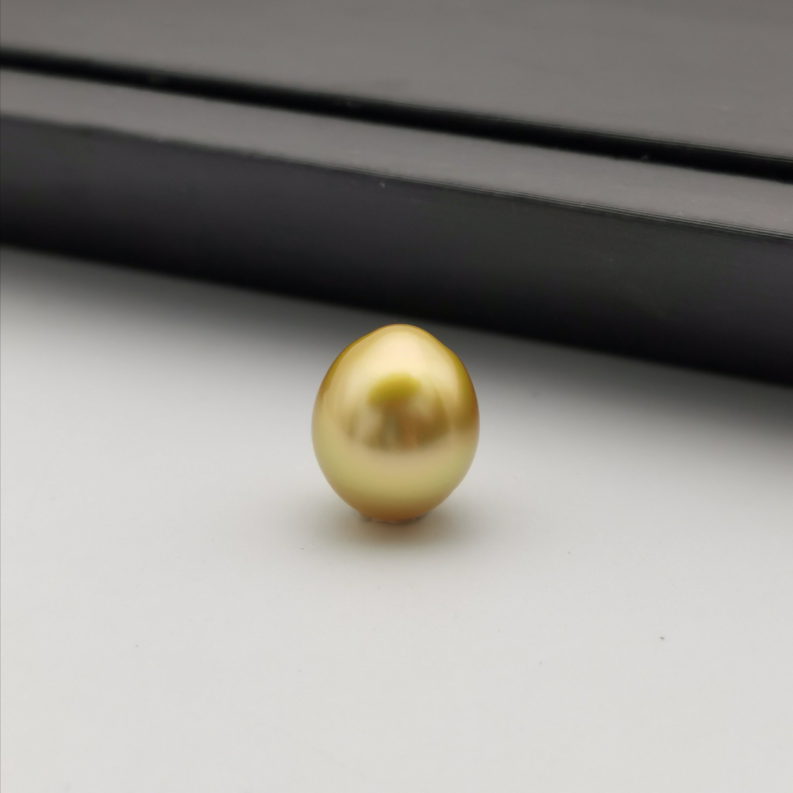 10.8 mm-11.88 mm genuine oval shape gold south-sea loose pearl