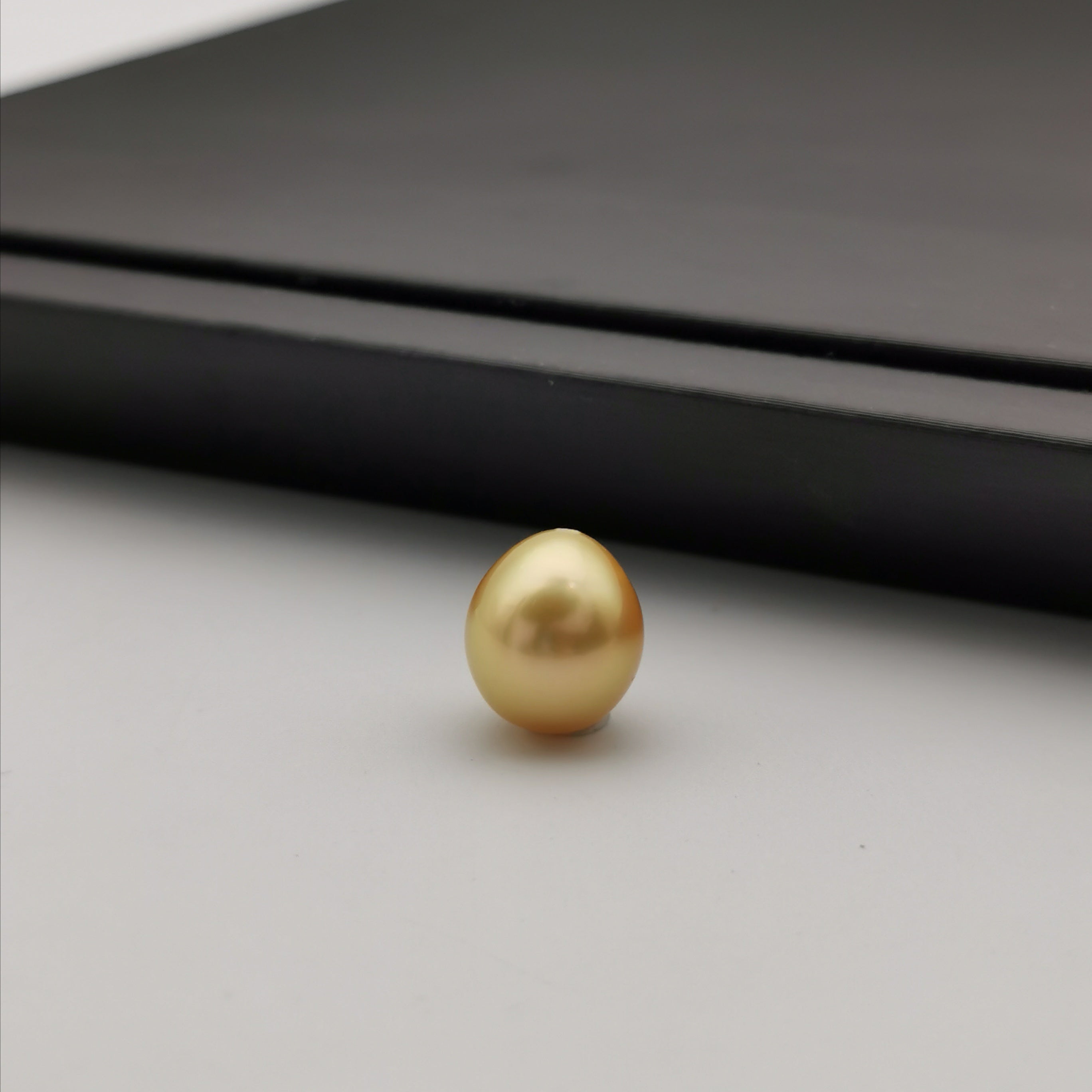 10.8 mm-11.88 mm genuine oval shape gold south-sea loose pearl