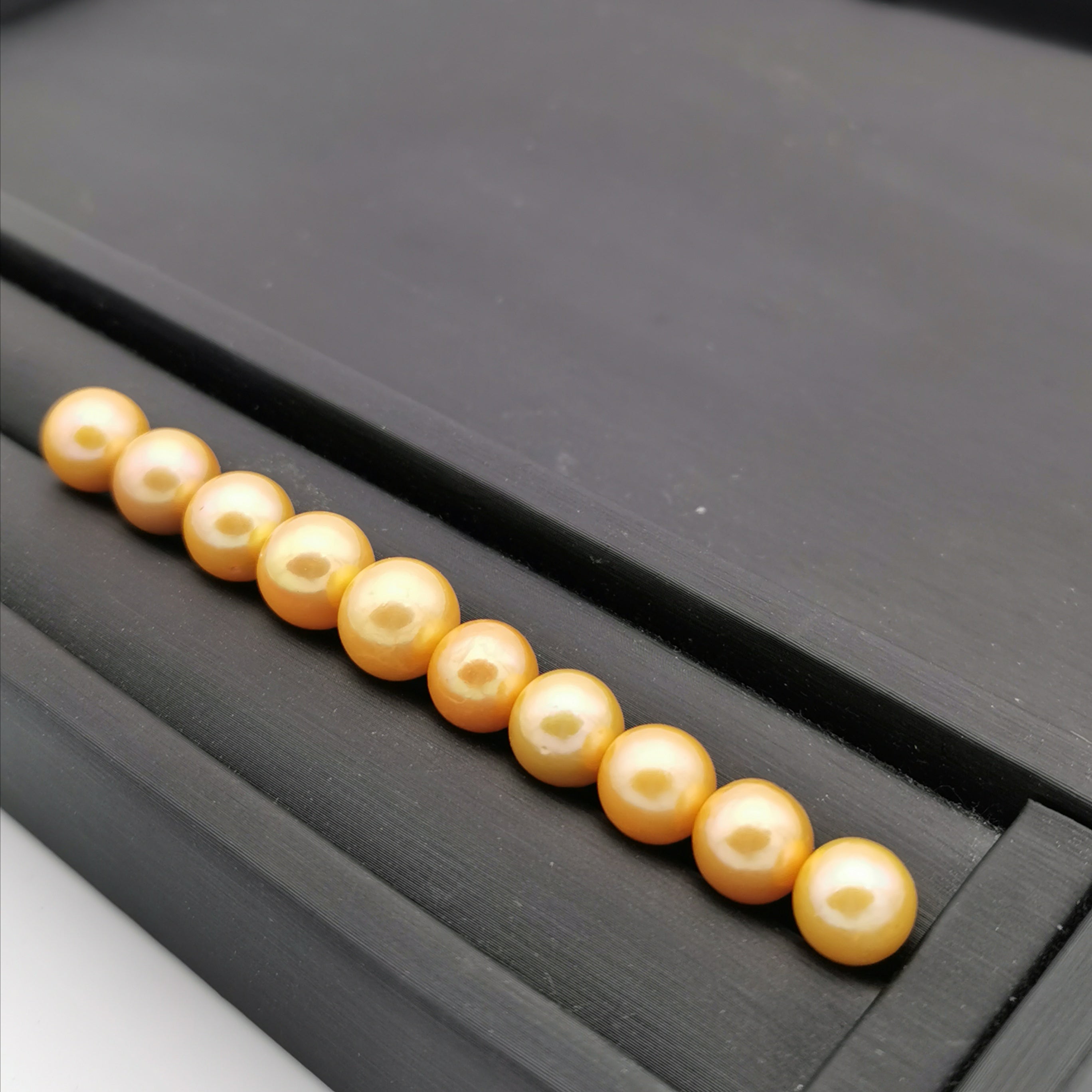 8.5 mm-11 mm genuine freshwater gold colour coated loose pearl beads