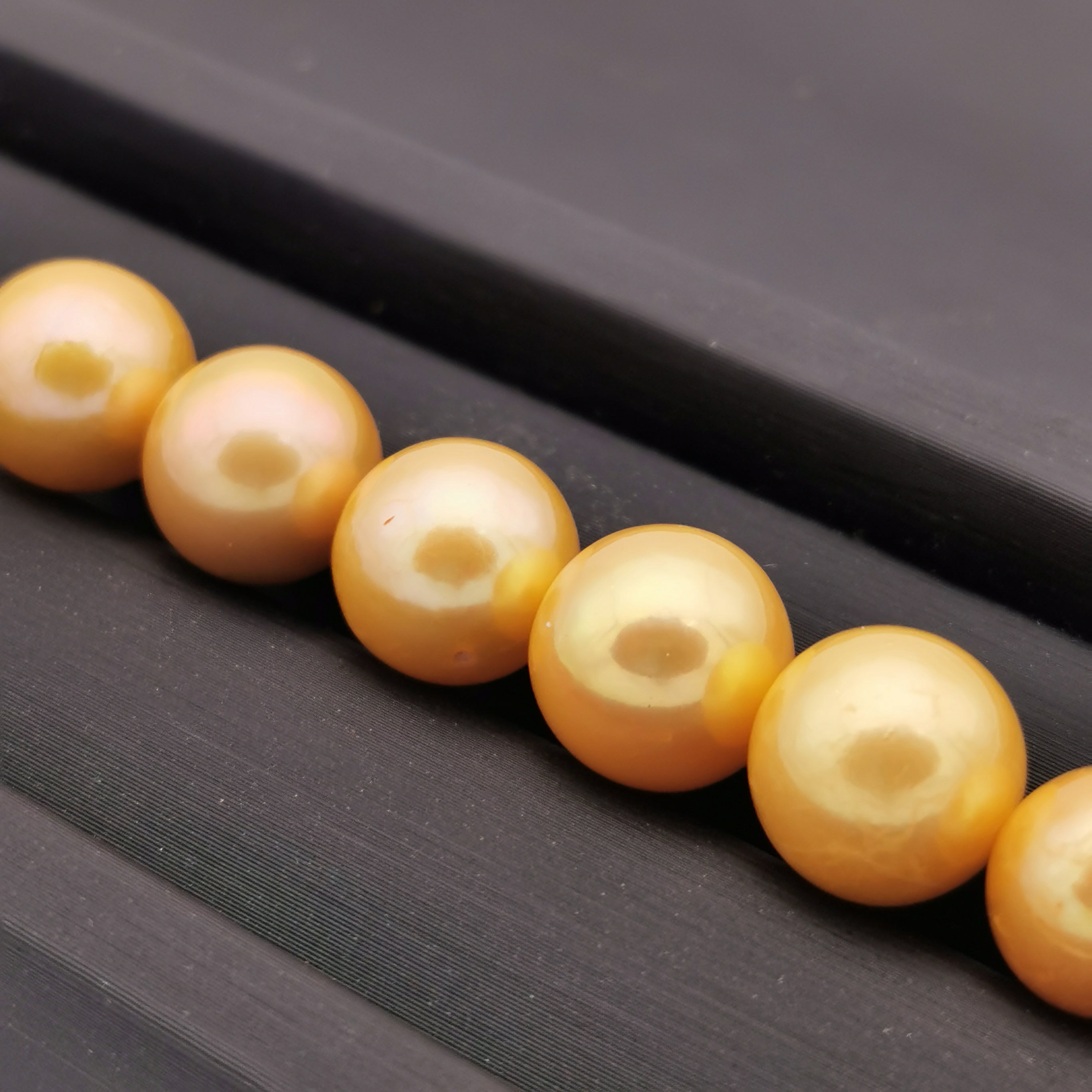8.5 mm-11 mm genuine freshwater gold colour coated loose pearl beads