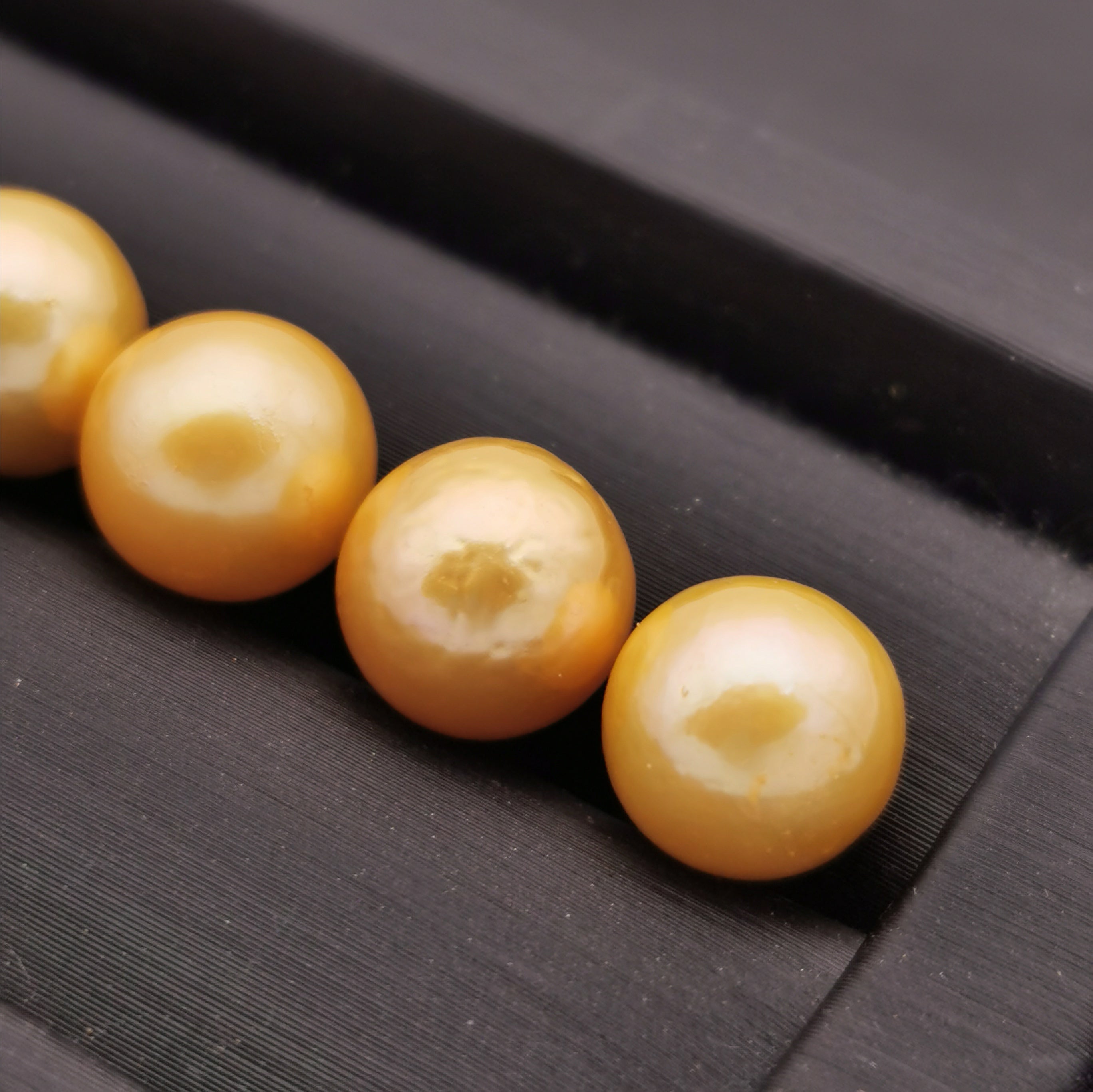 8.5 mm-11 mm genuine freshwater gold colour coated loose pearl beads