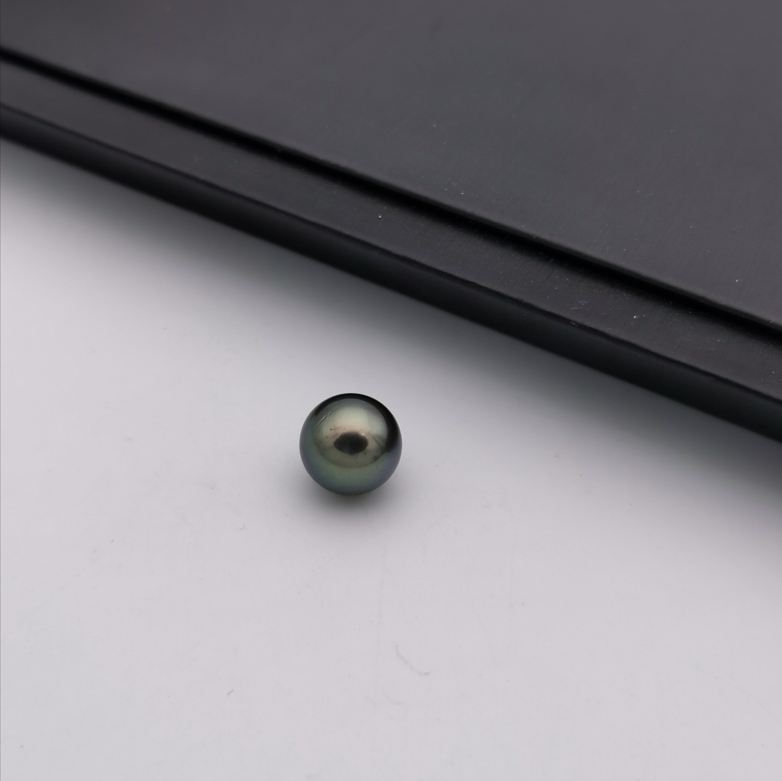 11.57 mm genuine round shape black Tahitian loose pearl