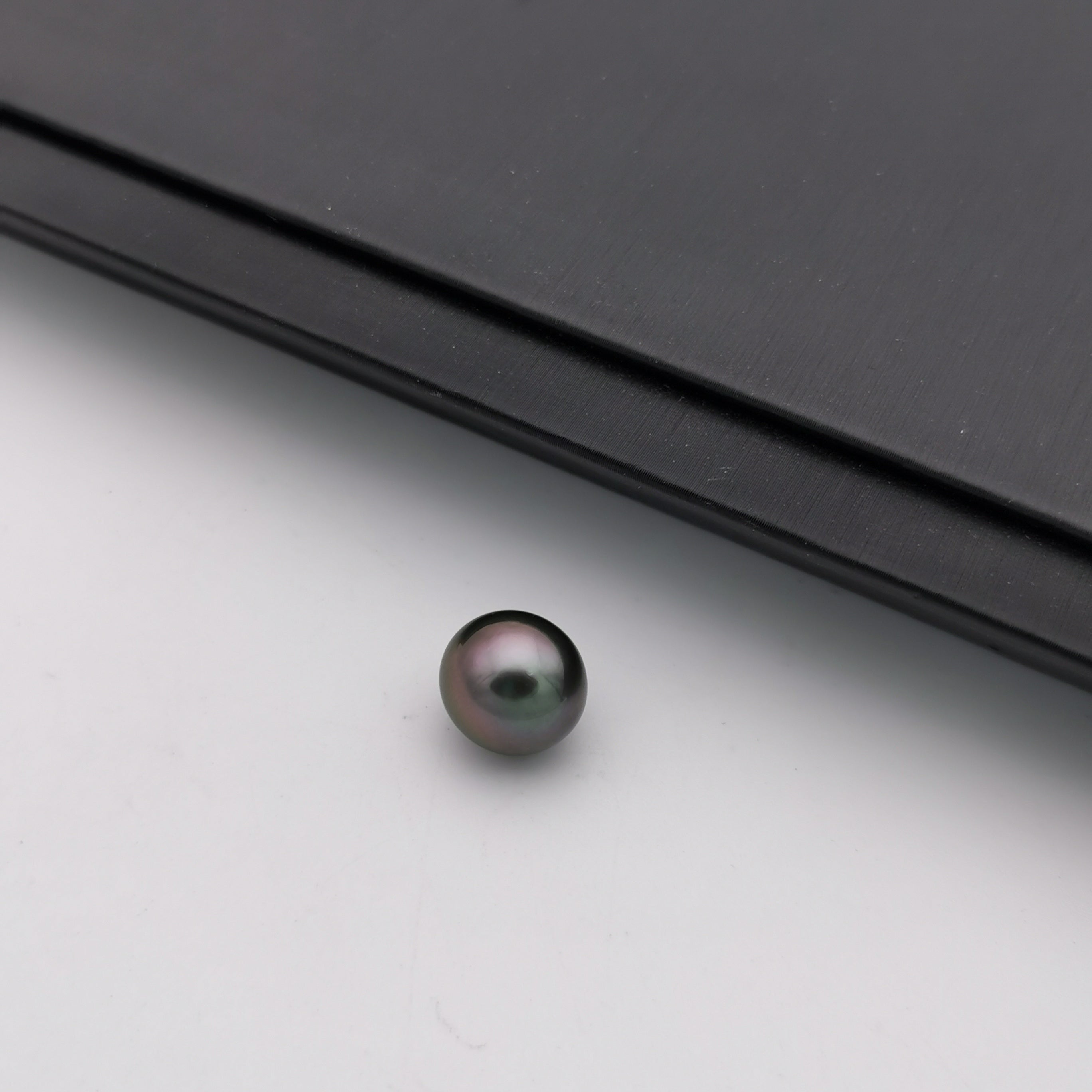 10.93 mm genuine oval shape black Tahitian loose pearl