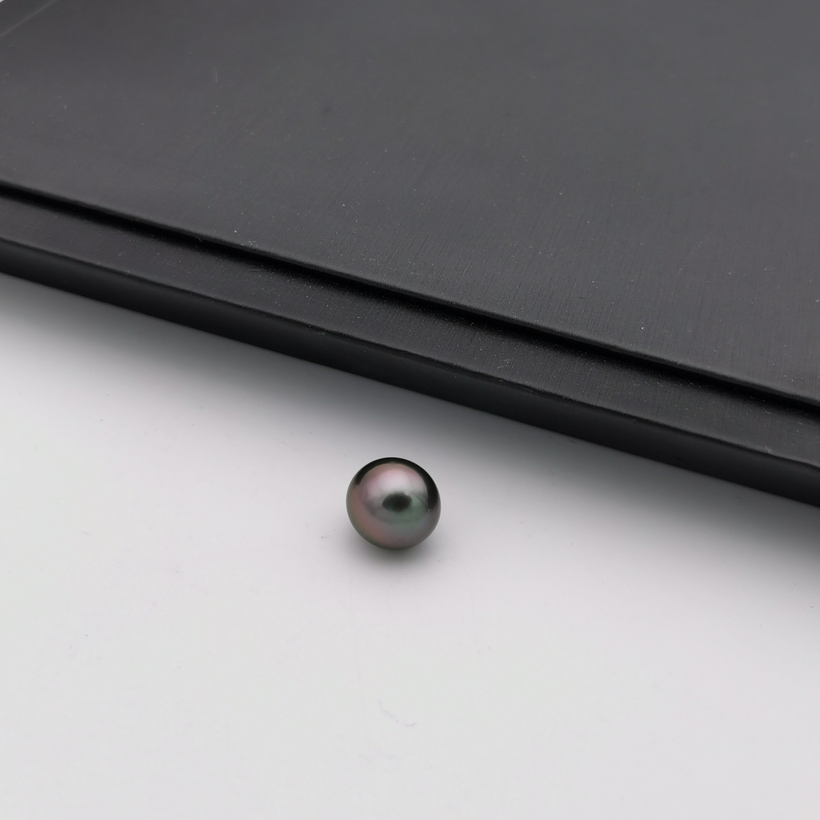 10.93 mm genuine oval shape black Tahitian loose pearl